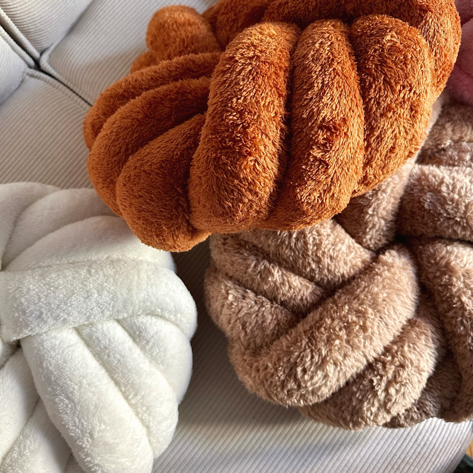 Button Dekoratif Yastık