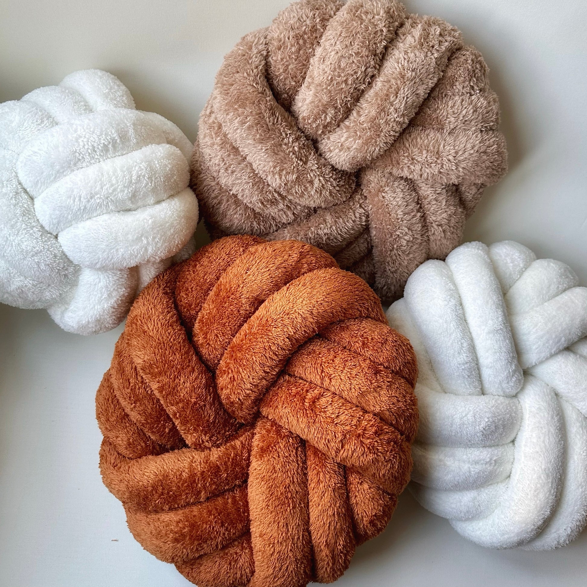 Button Dekoratif Yastık