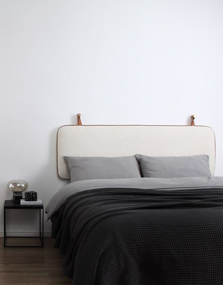 Deri Detaylı Yatak Başlığı