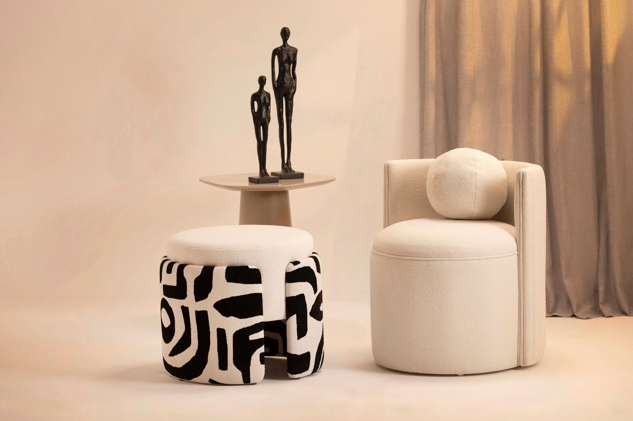 Graphica Bukle Kumaş Desenli Puf