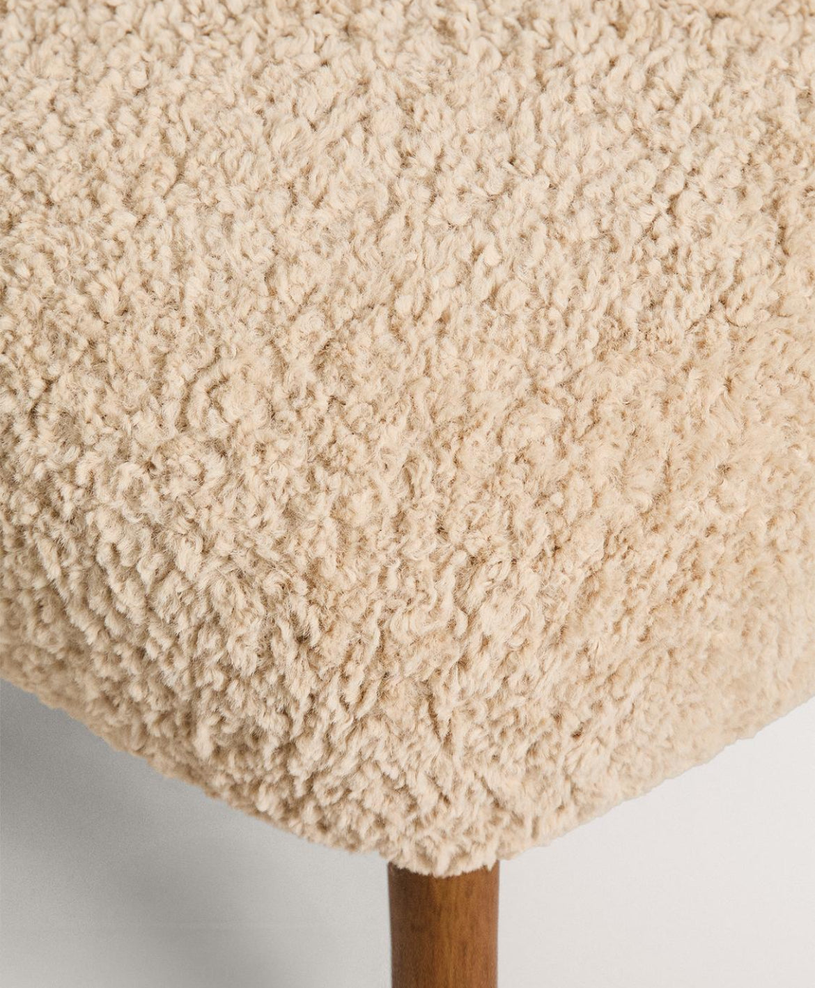 Kıvırcık Peluş Ayuk Taburesi