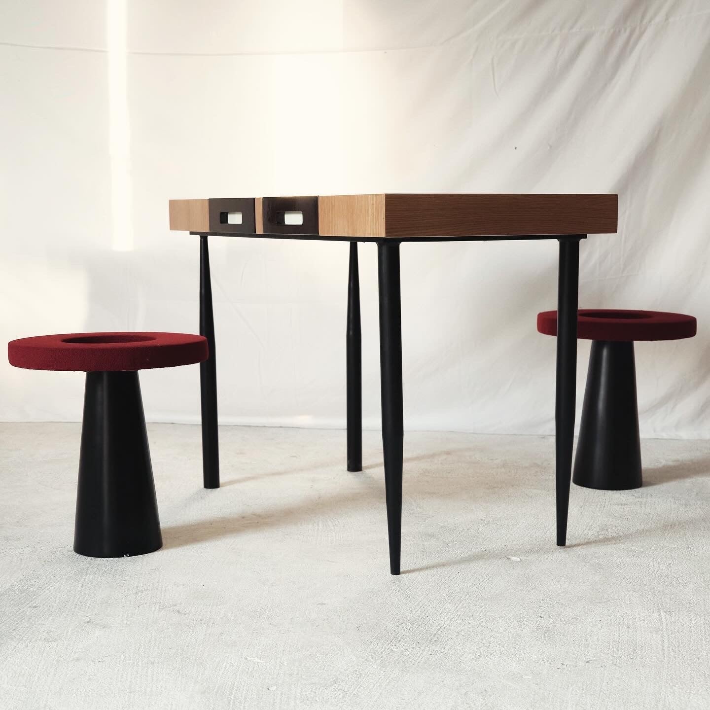 ÖTE TABLE in Oak & Walnut