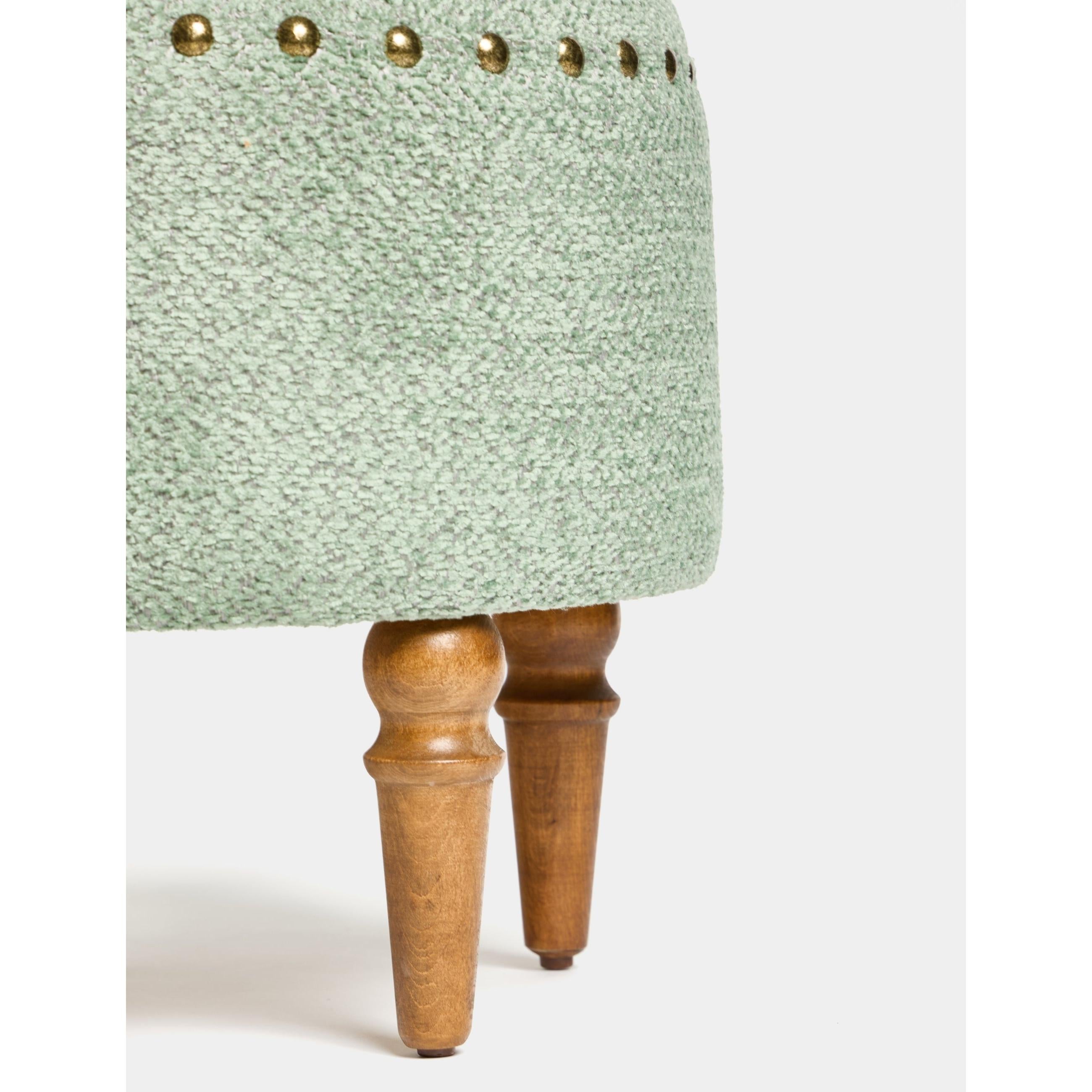 Saga Nostajik Ahşap Ayaklı Puf