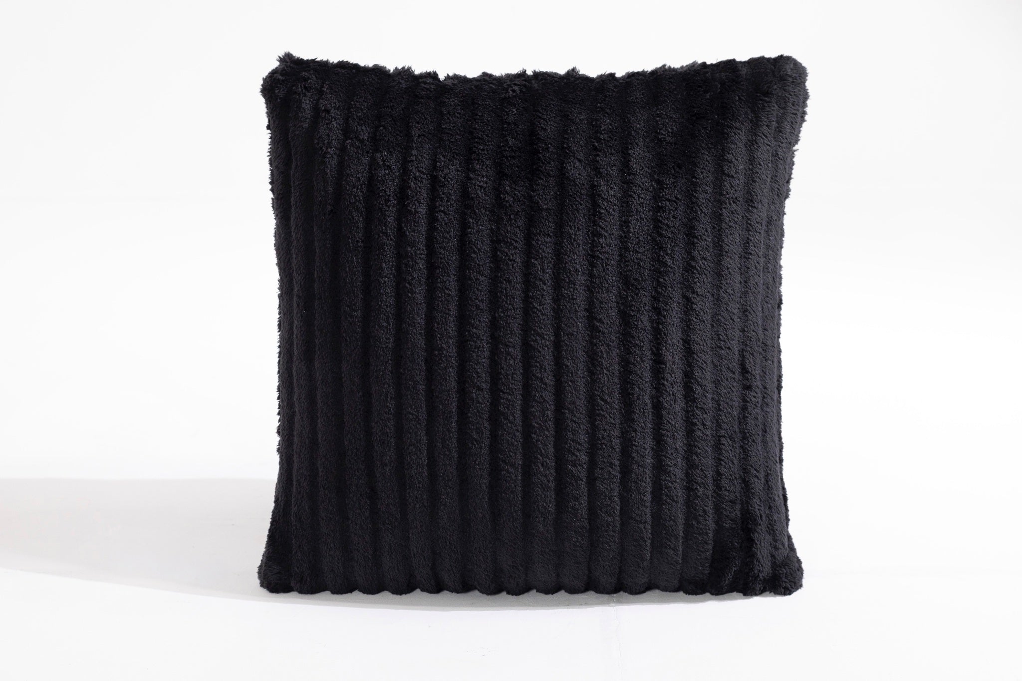 Şerit Detaylı Siyah Kırlent