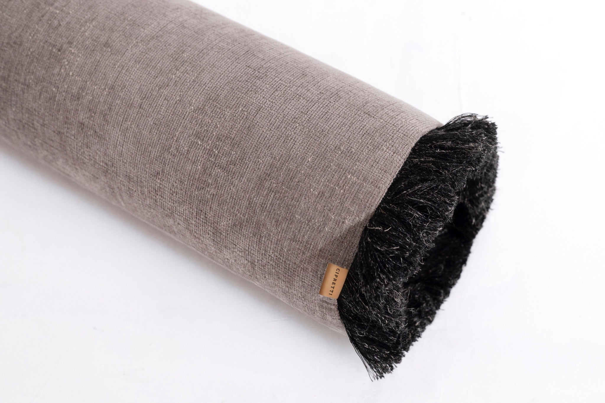 Siyah Kenar Detaylı Gri Şönil Silindir Kırlent