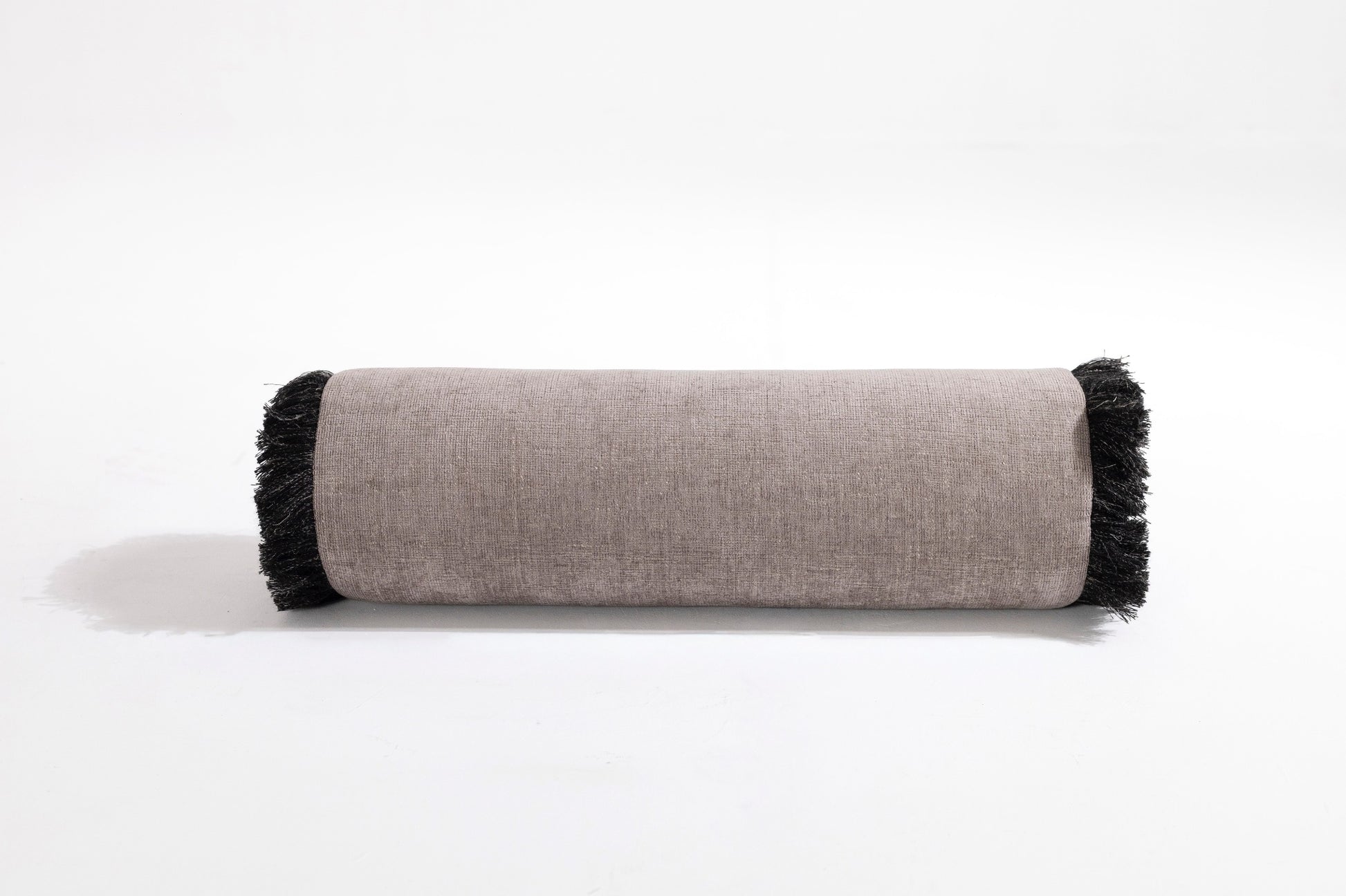 Siyah Kenar Detaylı Gri Şönil Silindir Kırlent