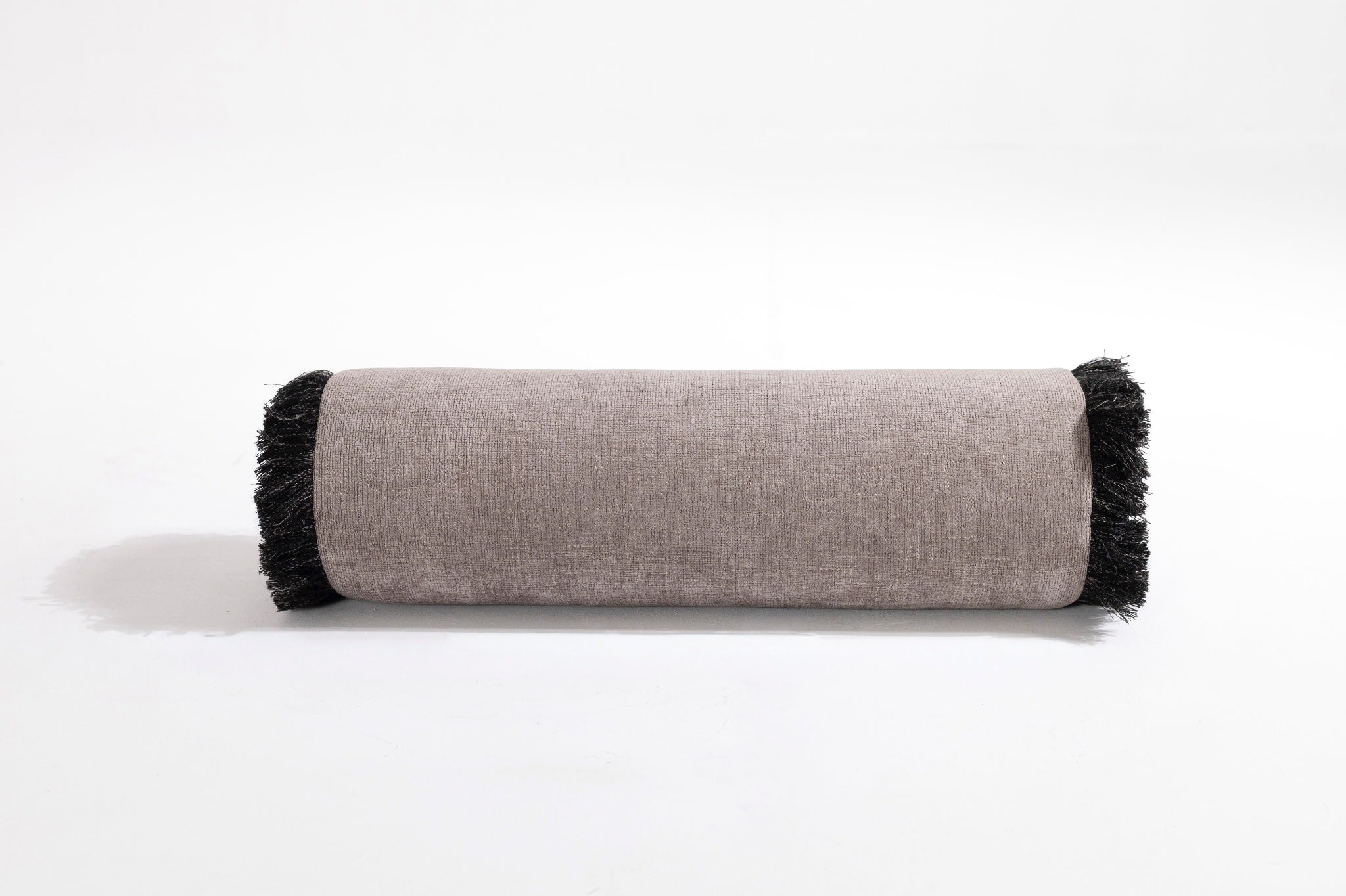 Siyah Kenar Detaylı Gri Şönil Silindir Kırlent