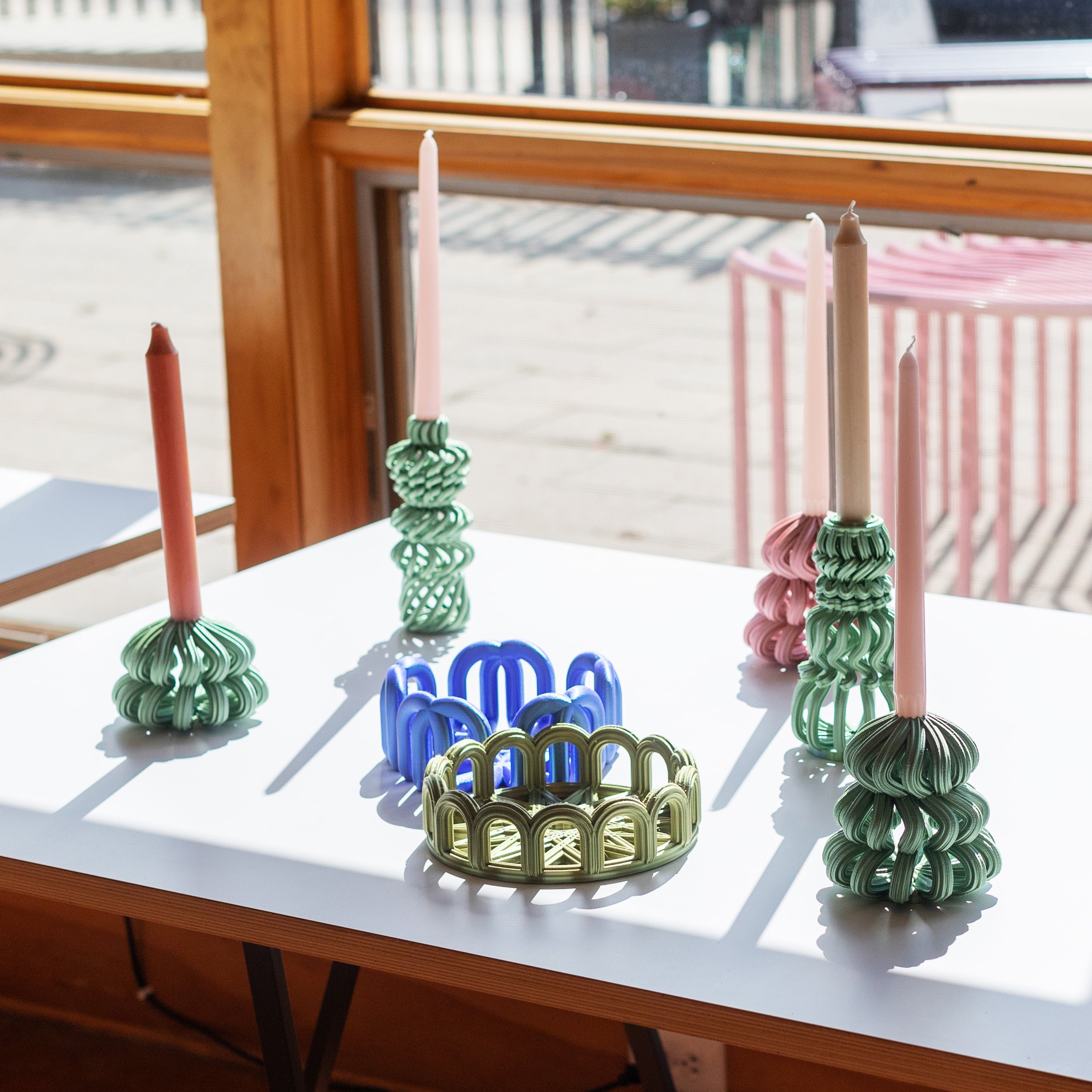 Frosting Loop Candle Holder