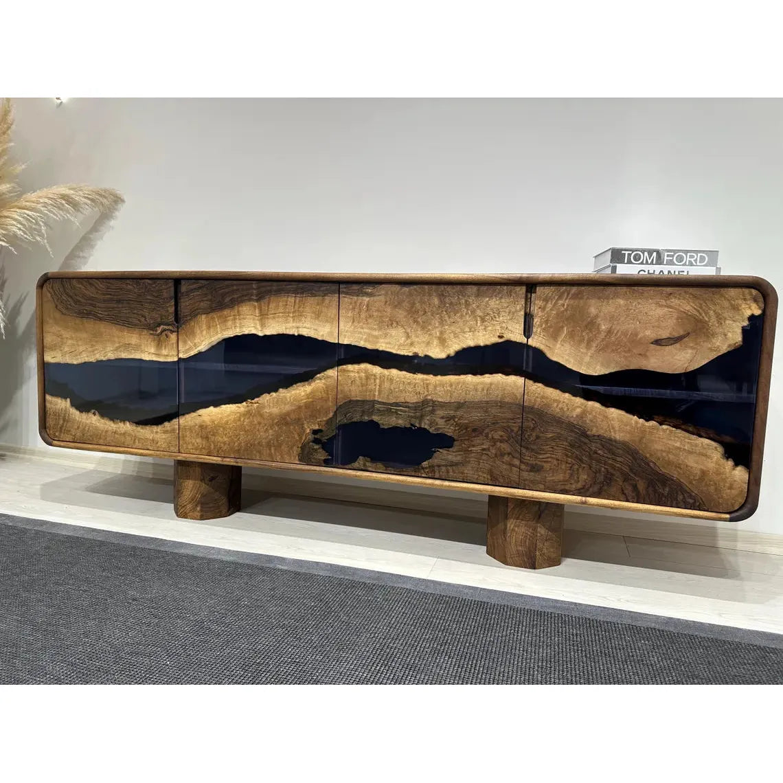 700 Yıllık Ceviz Konsol – El Yapımı Füme Epoksi Nehir Tasarım