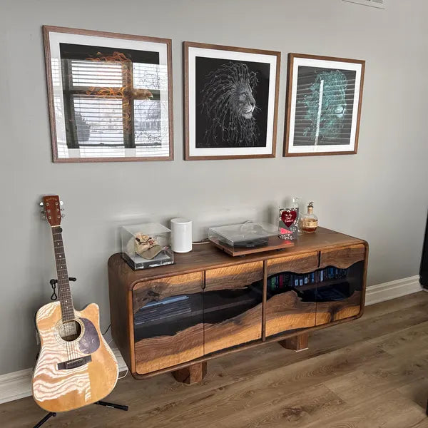 700 Yıllık Ceviz Konsol – El Yapımı Füme Epoksi Nehir Tasarım