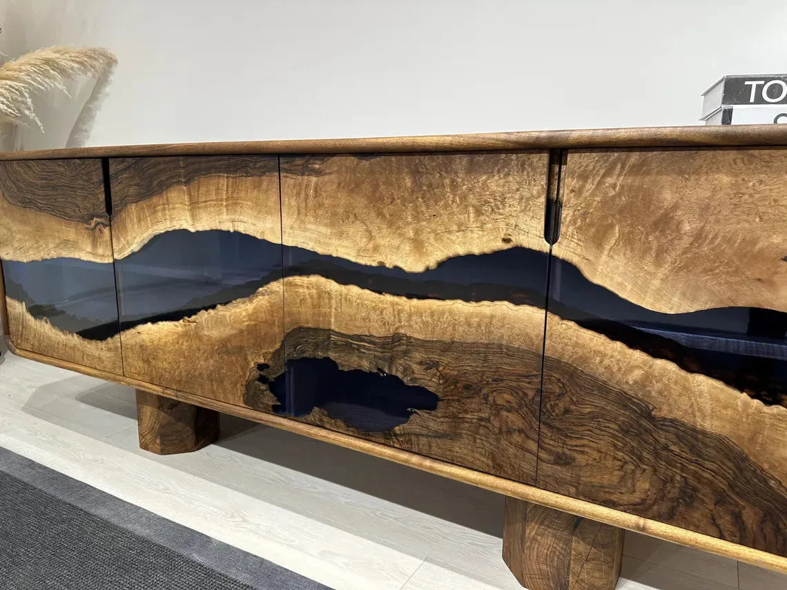 700 Yıllık Ceviz Konsol – El Yapımı Füme Epoksi Nehir Tasarım