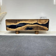 700 Yıllık Ceviz Konsol – El Yapımı Füme Epoksi Nehir Tasarım