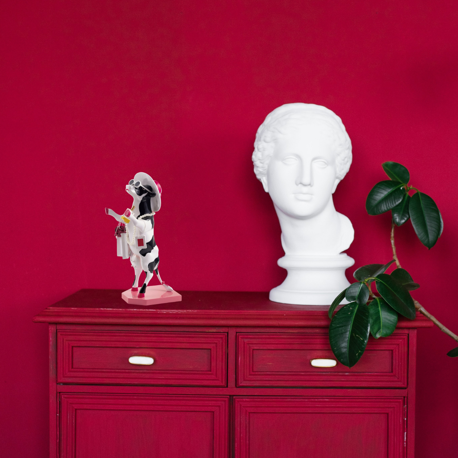 Alphadite Goddess Of Shopping - El Yapımı İnek Figürü