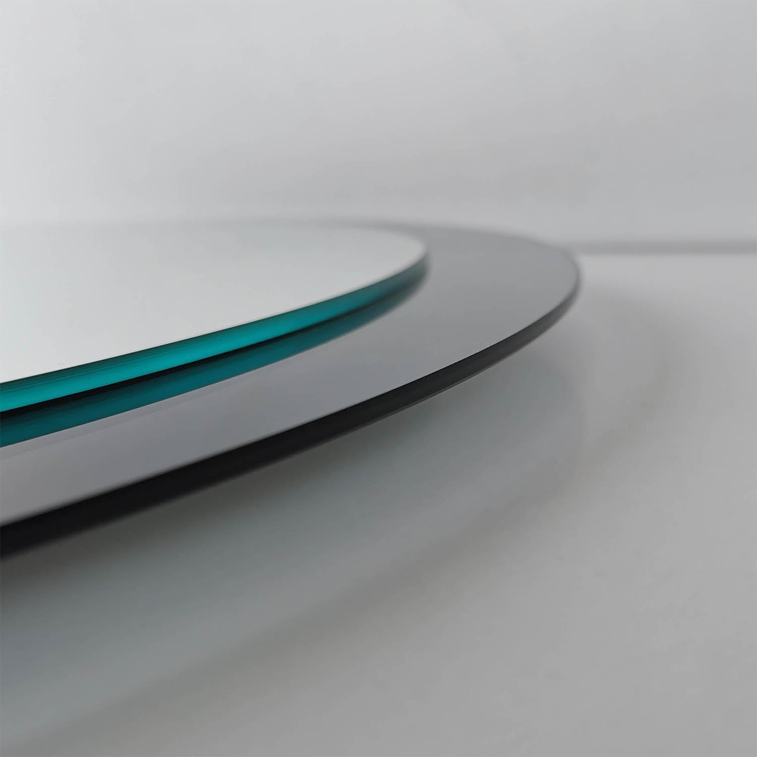 Aqua Yuvarlak Füme Cam Ayna