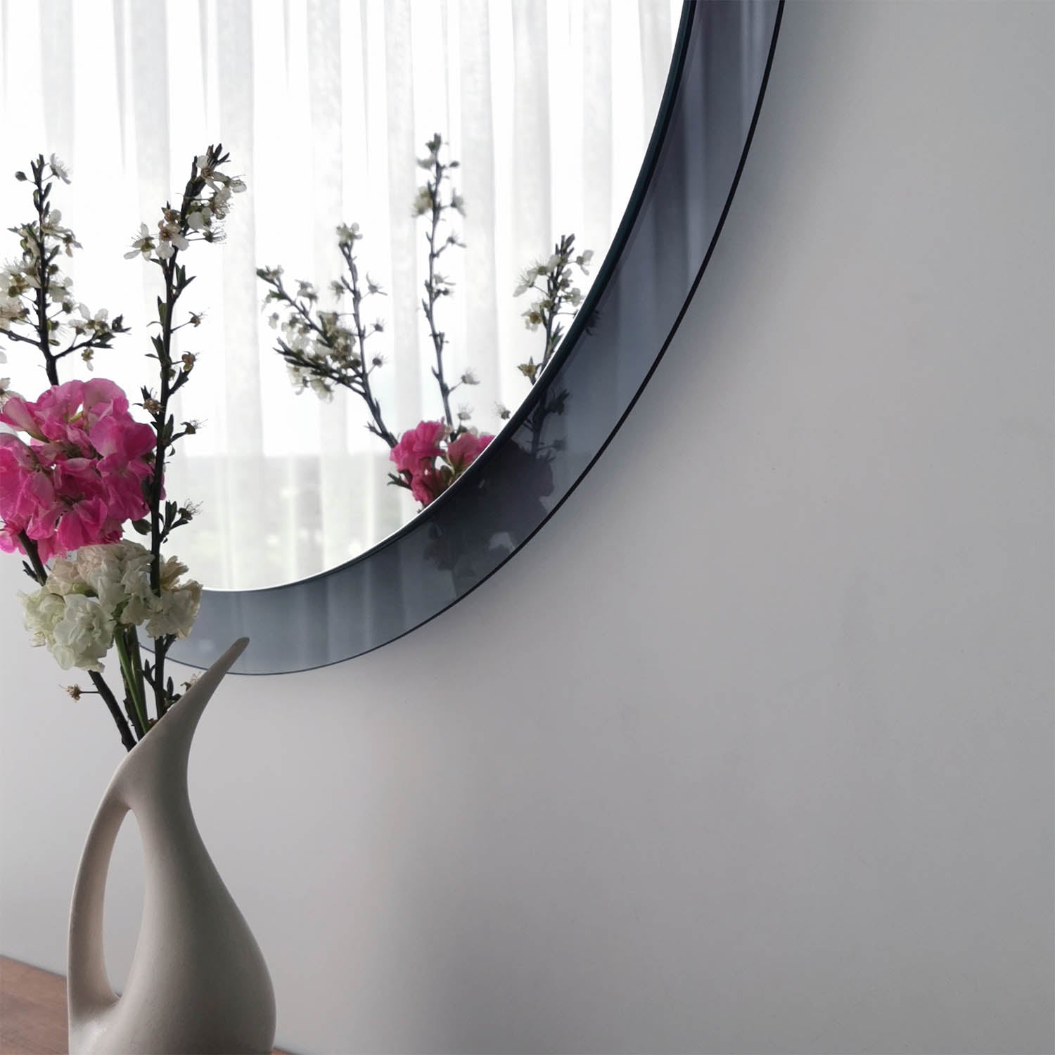 Aqua Yuvarlak Füme Cam Ayna