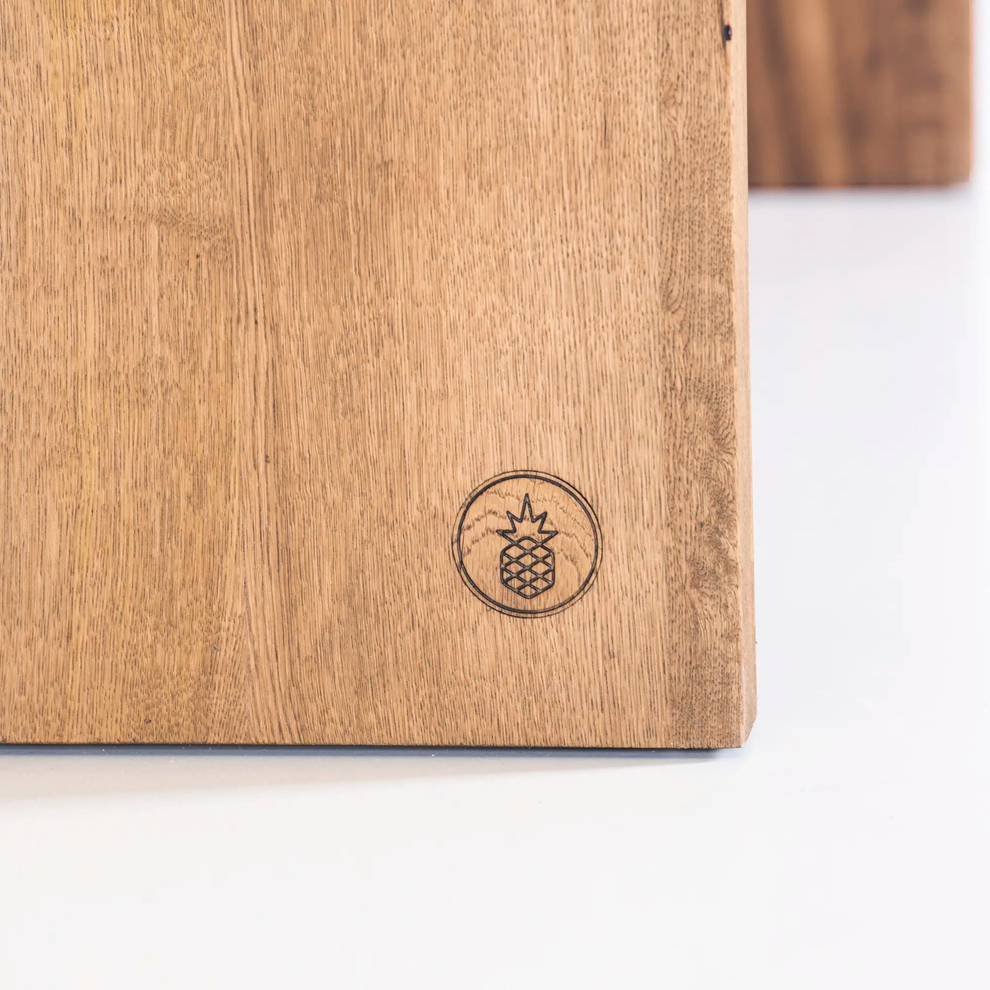 Beam Masa, Masif Meşe