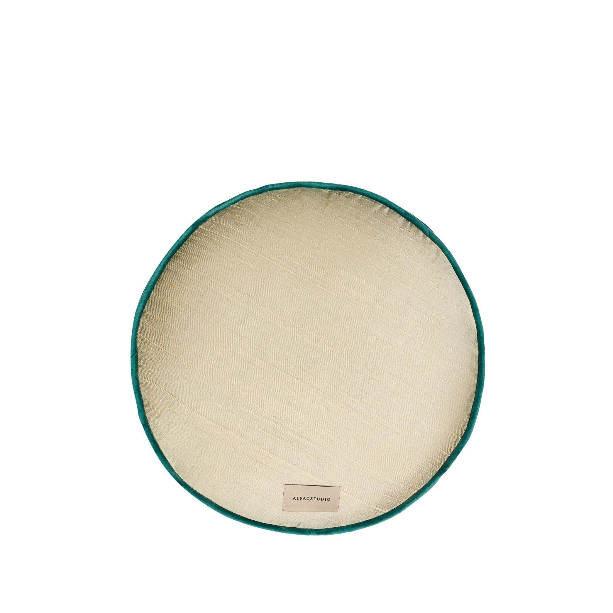 Bej İpek Aplike Ve El Boyaması Detaylı Yuvarlak Kırlent