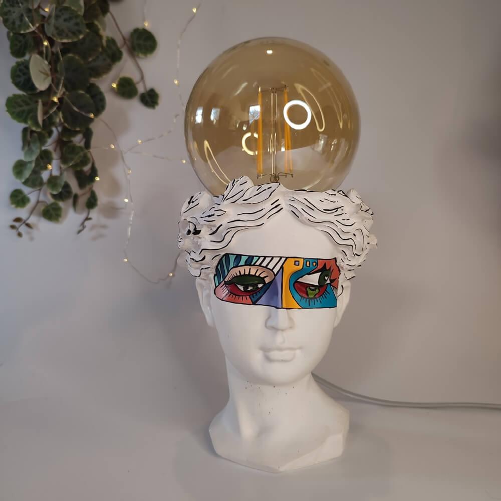 Beyaz Helen Büst Aydınlatma