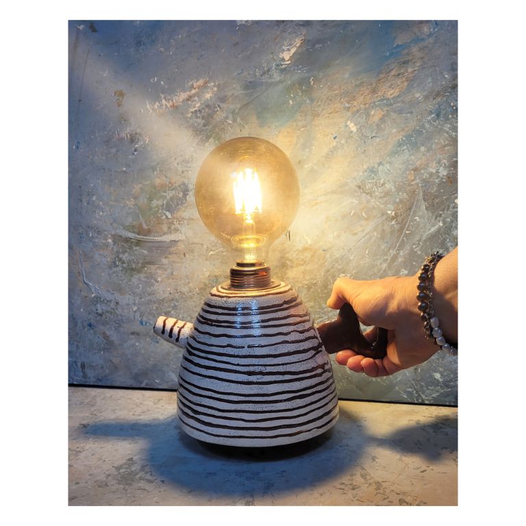 Çaydanlık Formlu Kahverengi Çizgili Abajur