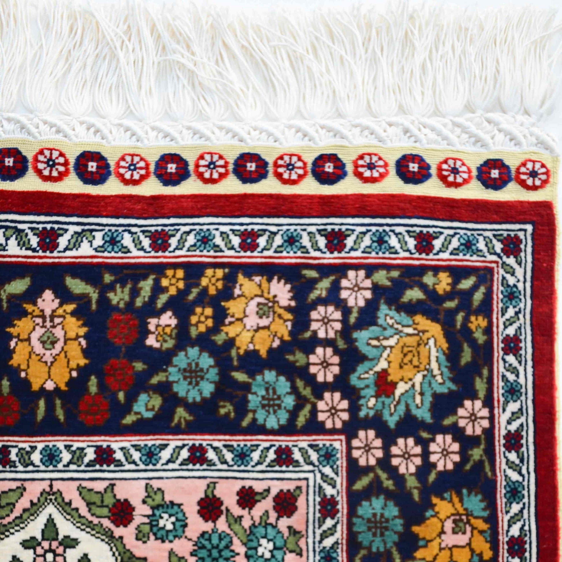 Çeşmi Bülbül Desenli Saf İpek El Dokuma Duvar Halısı (45x78 Cm)