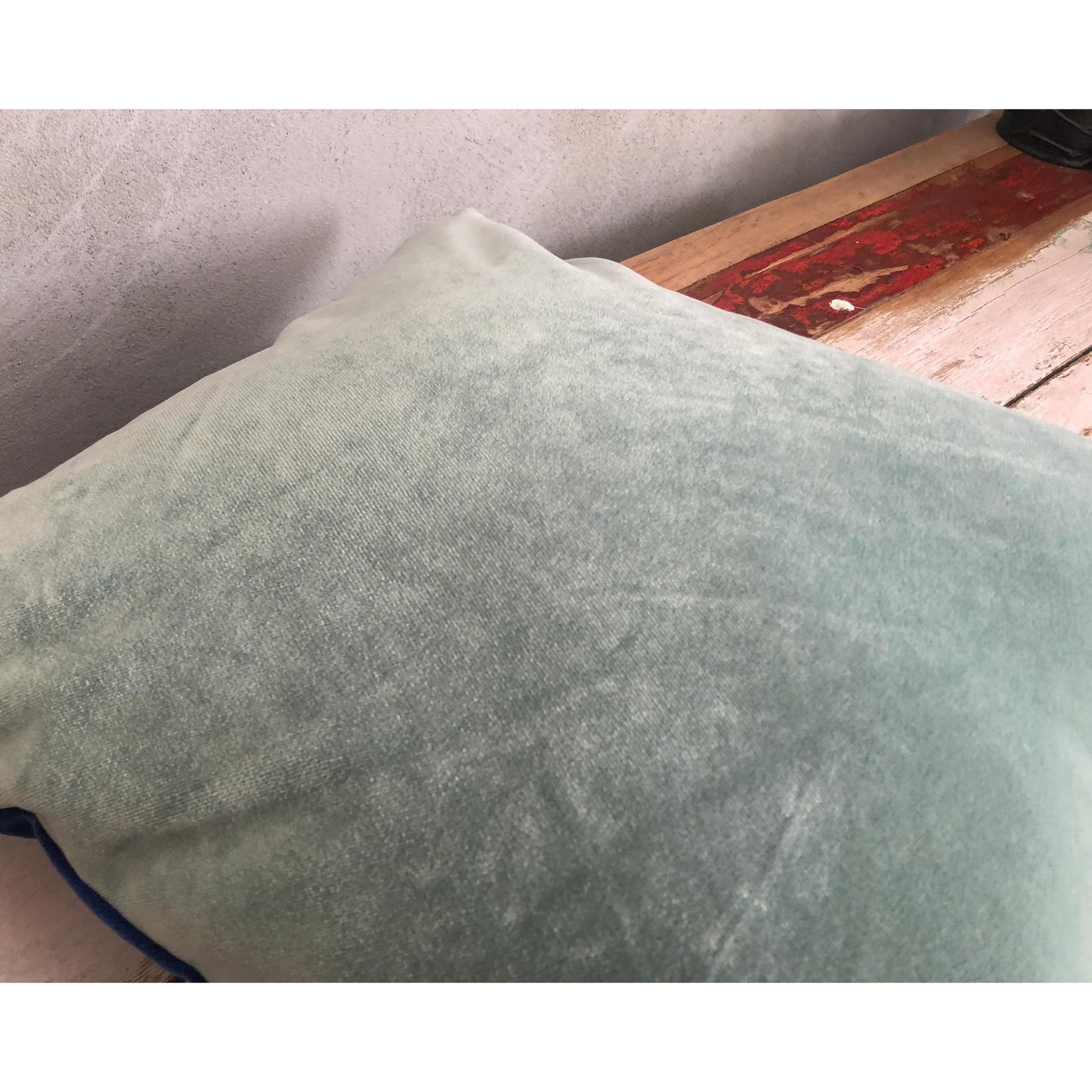 Çift Renkli Mavi Kadife Yastık Kılıfı