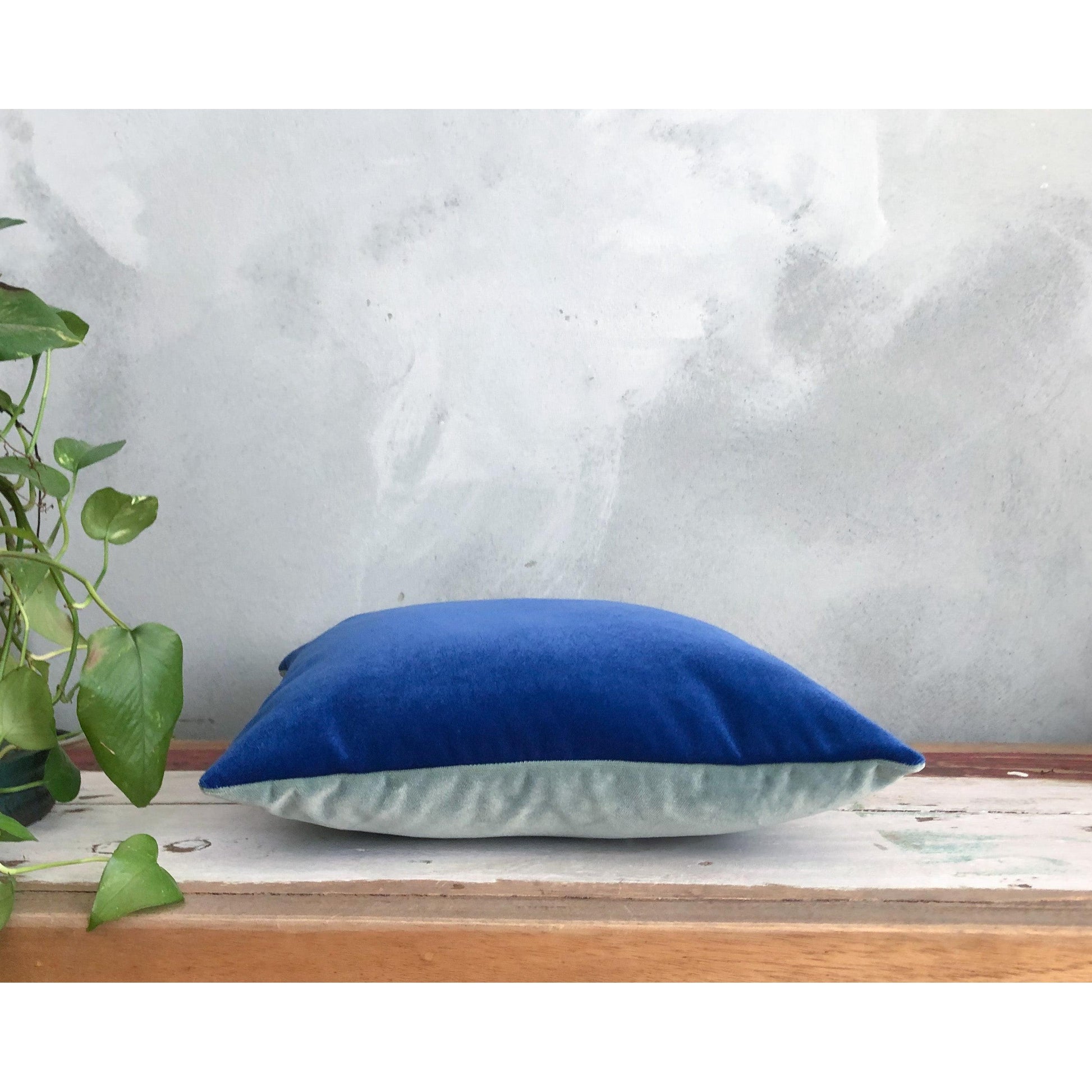 Çift Renkli Mavi Kadife Yastık Kılıfı