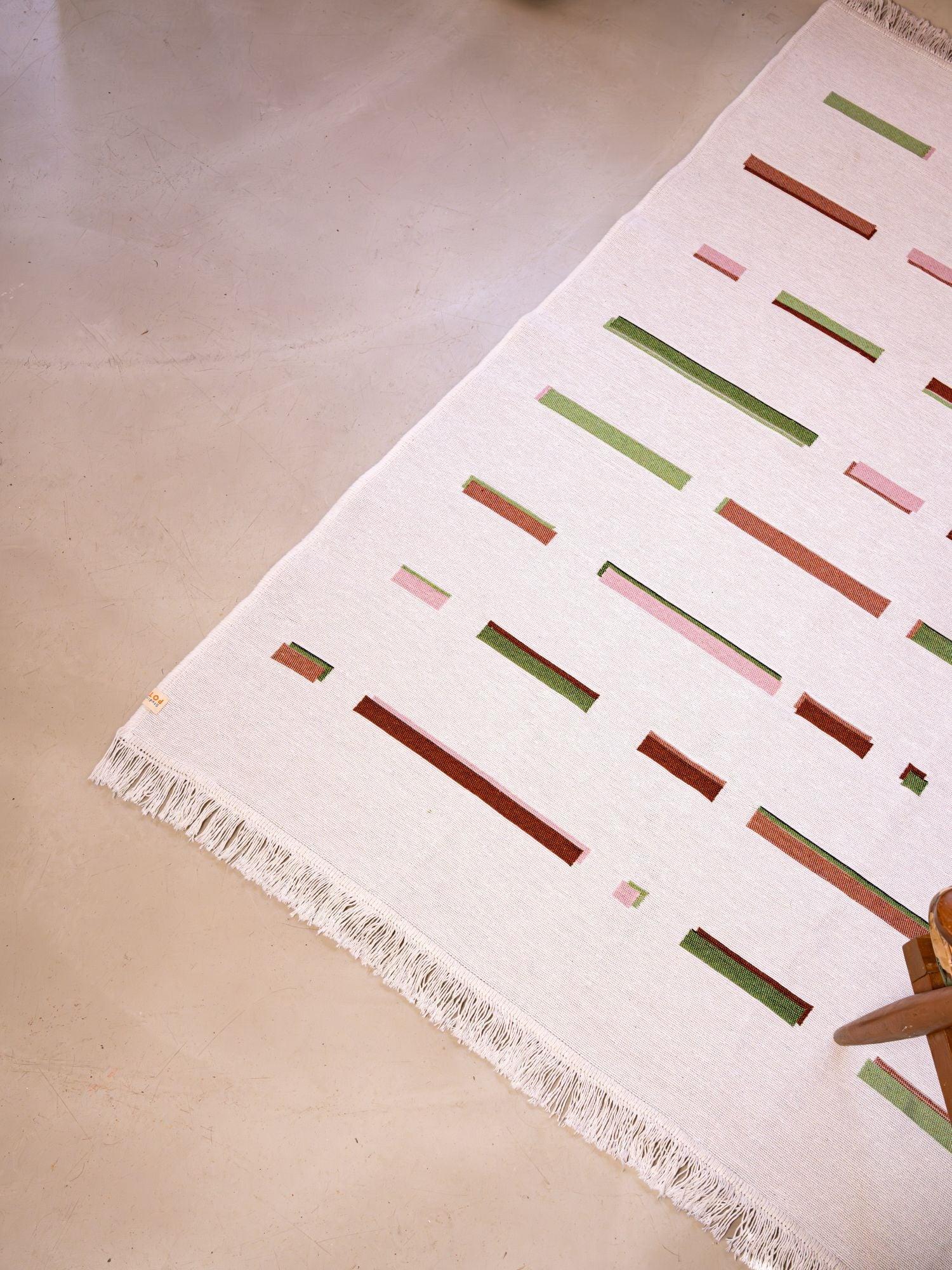 Clockwise Geri Dönüşümlü Kilim