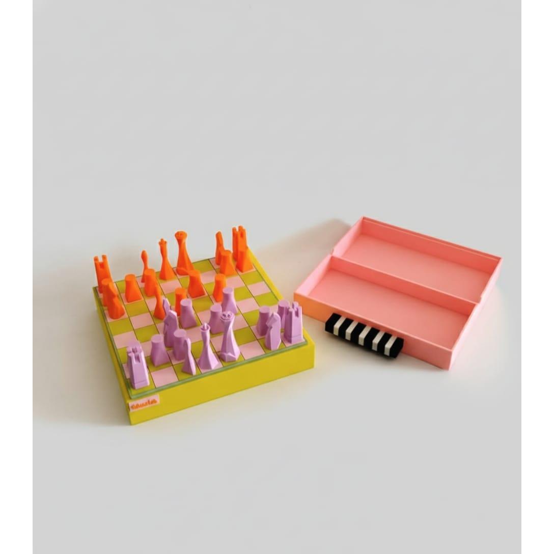 Çok Renkli Küçük Satranç Takımı No. 8