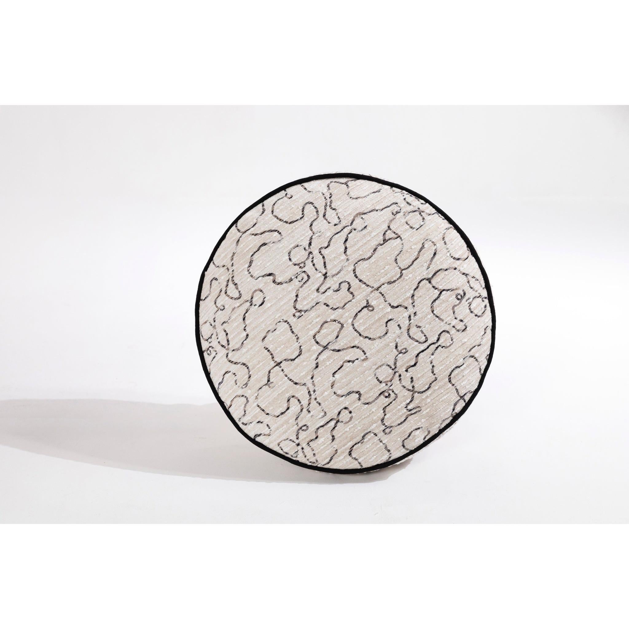 Dalga Desenli Siyah Beyaz Yuvarlak Şönil Kırlent