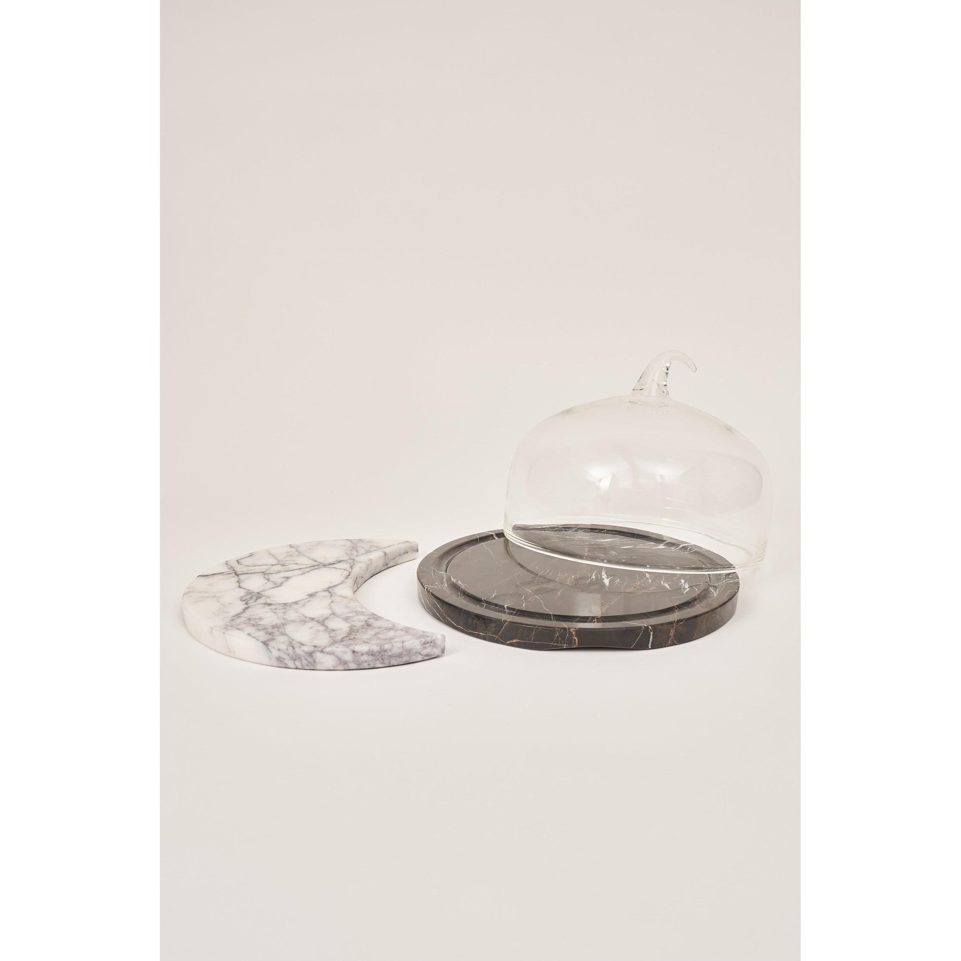 Day & Night Mermer Cam Kapaklı Sunumluk