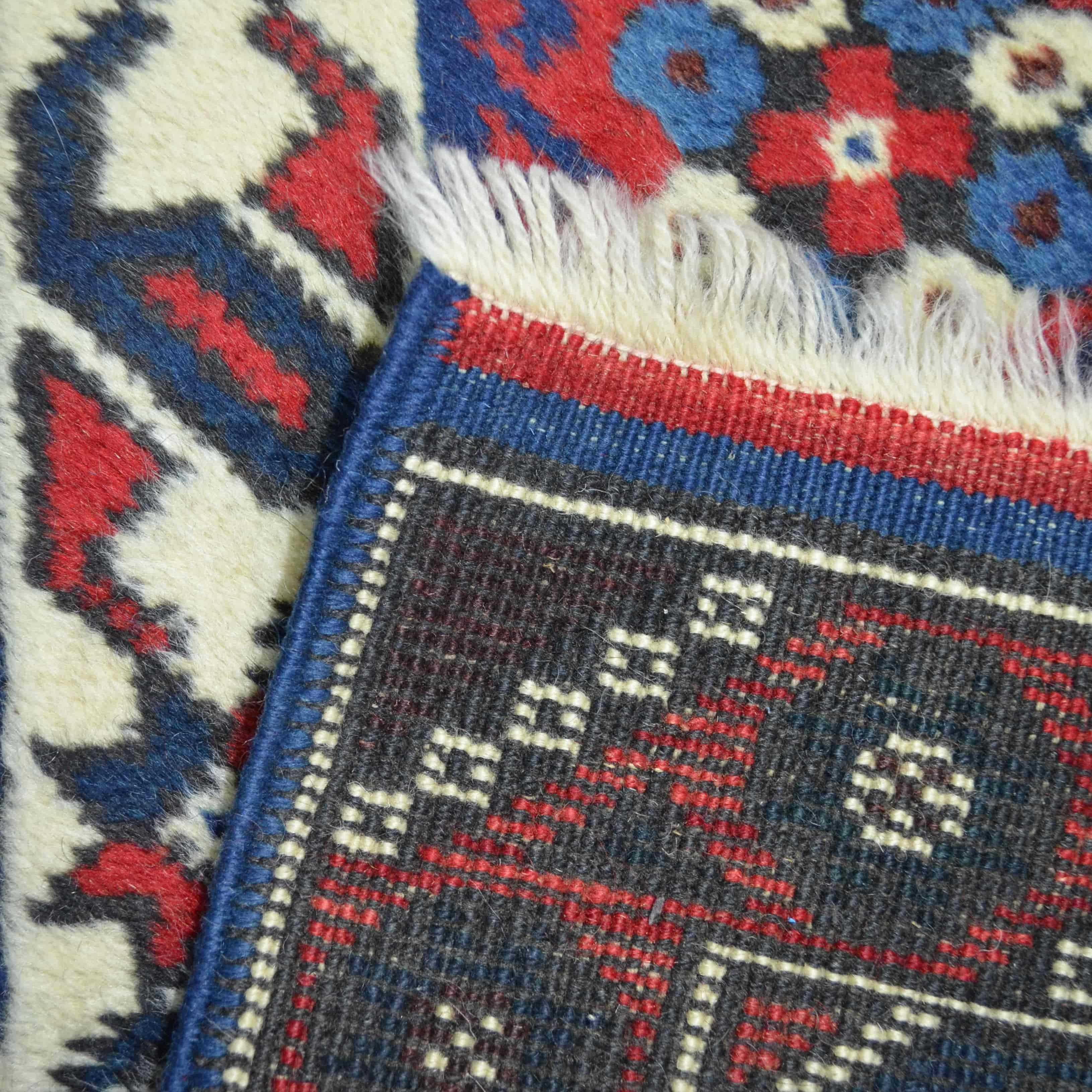 El Dokuma Döşemealtı Halısı