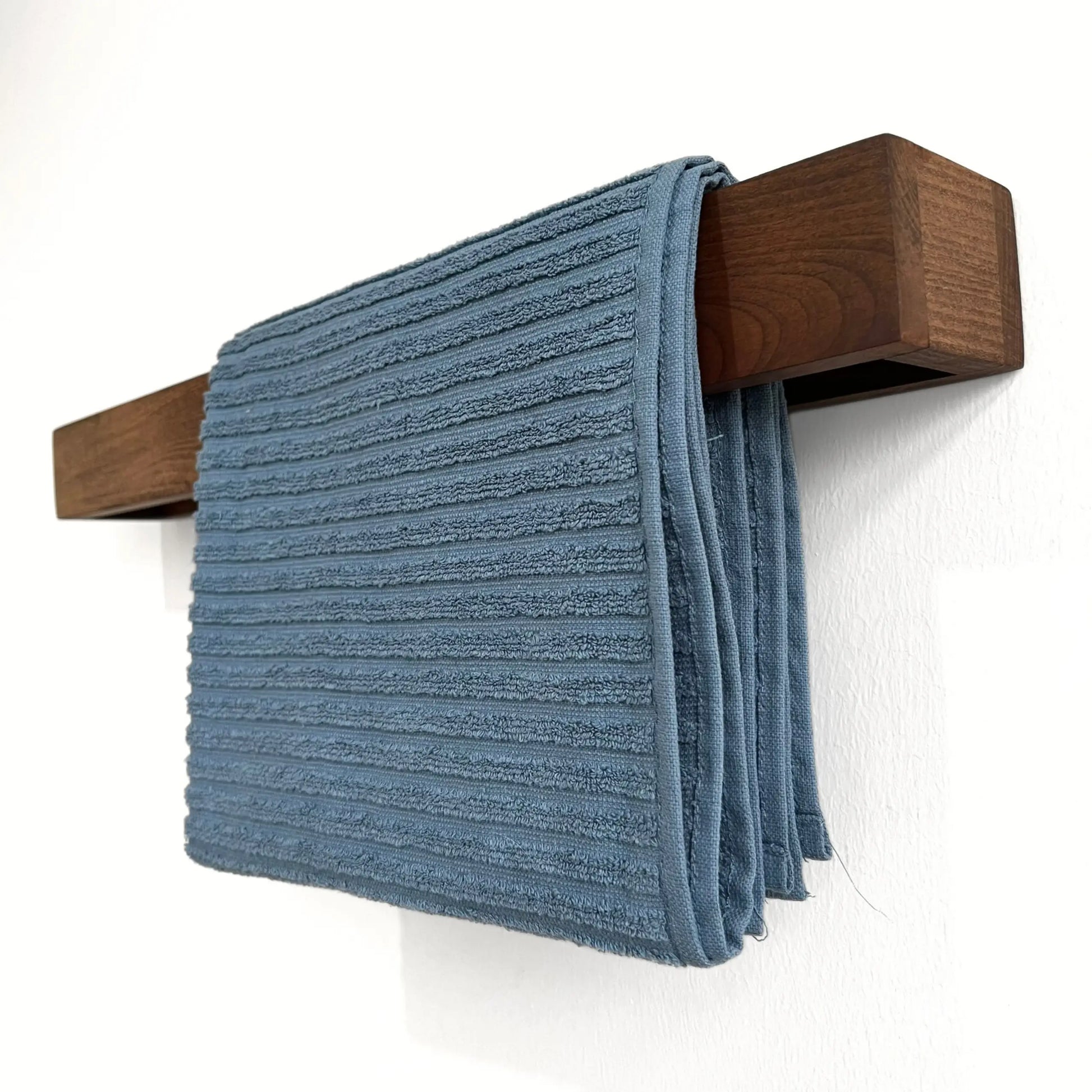 El Yapımı Ahşap Havluluk