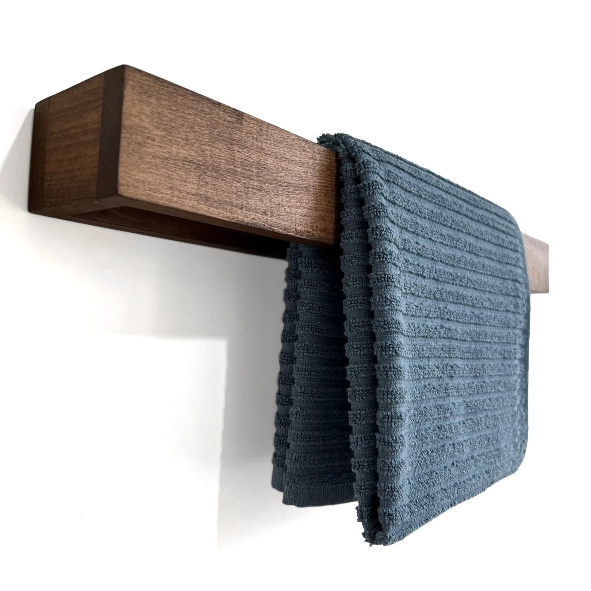 El Yapımı Ahşap Havluluk