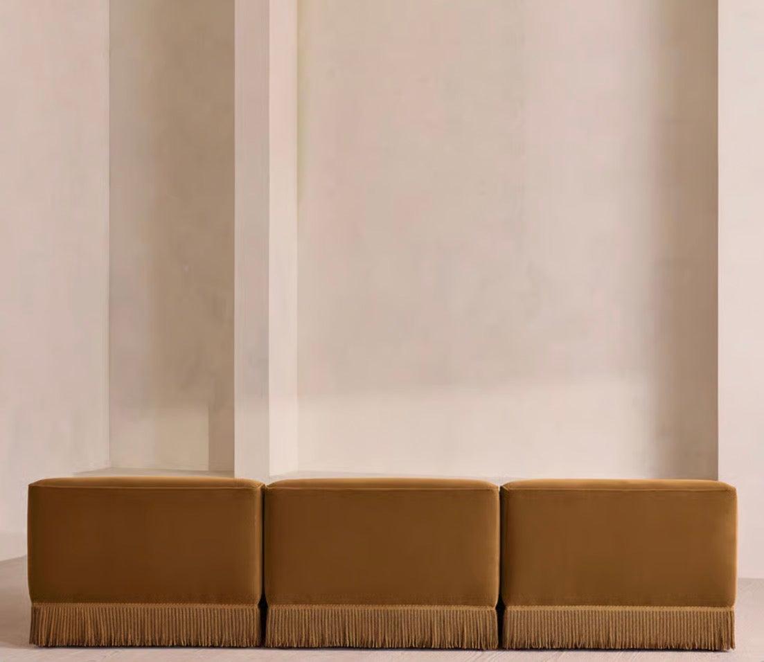 Elena Püsküllü Modüler Kadife Koltuk