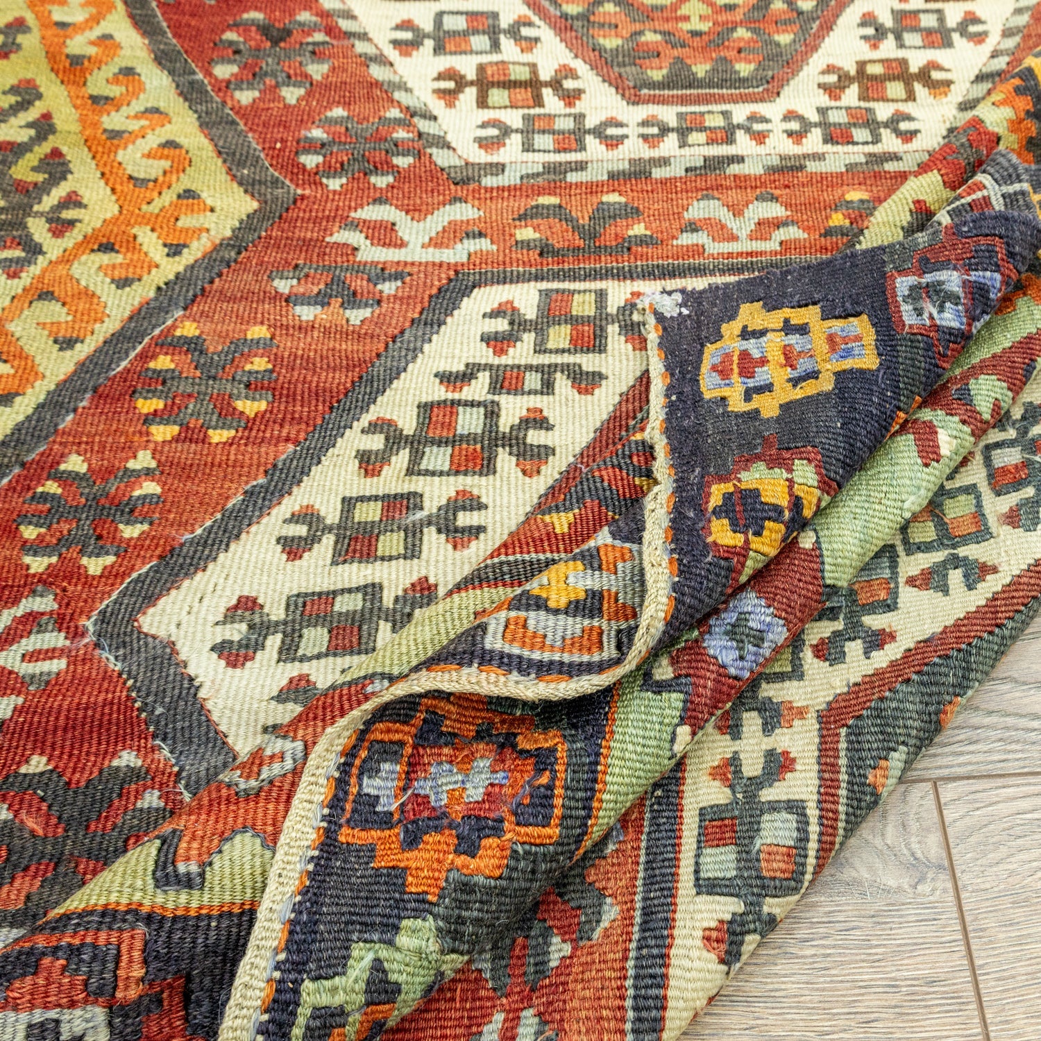 Elnara Geometrik Tasarımlı Yün Kilim 102X145 Cm