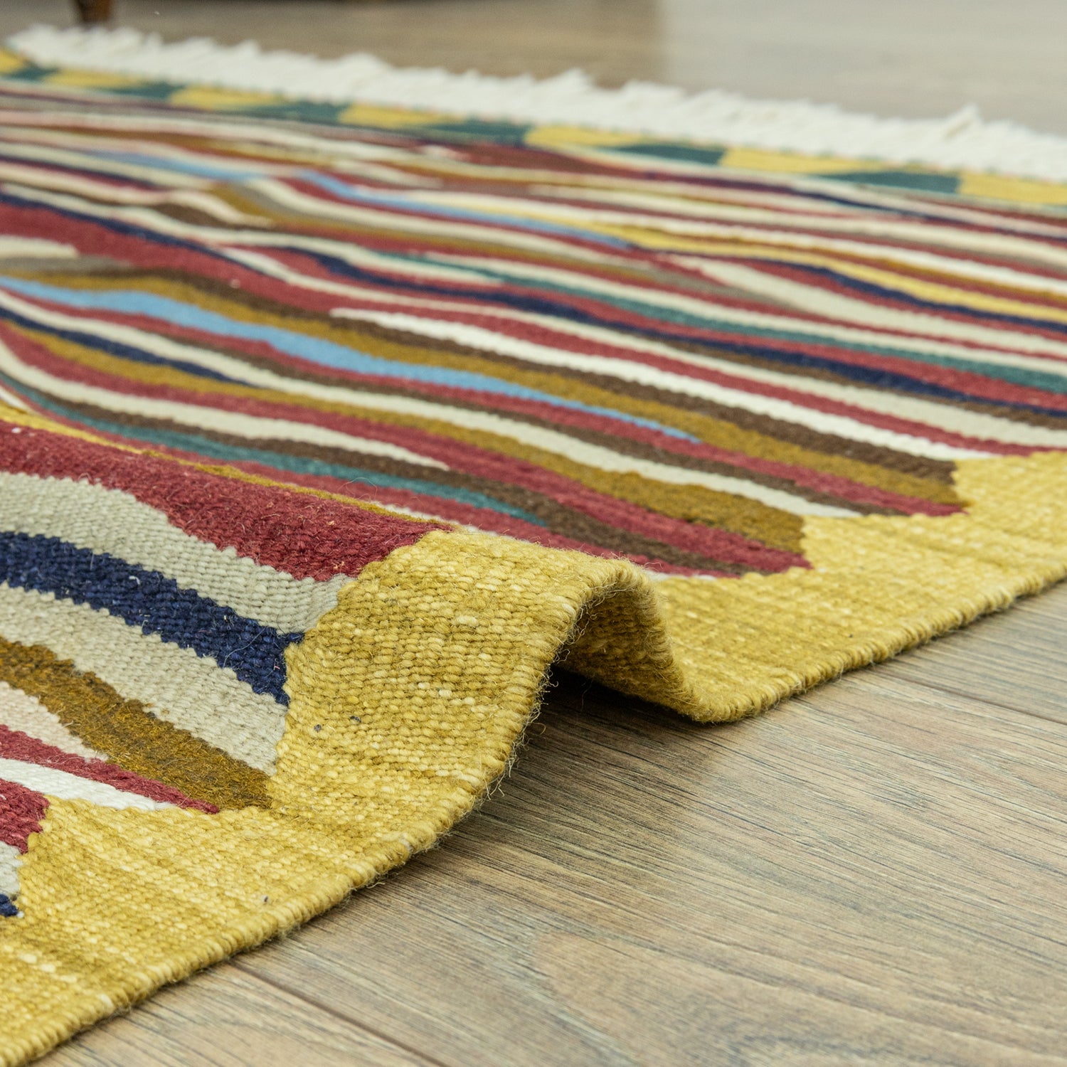 Erguvan Renkli El Dokuma Kilim 119x177 Cm