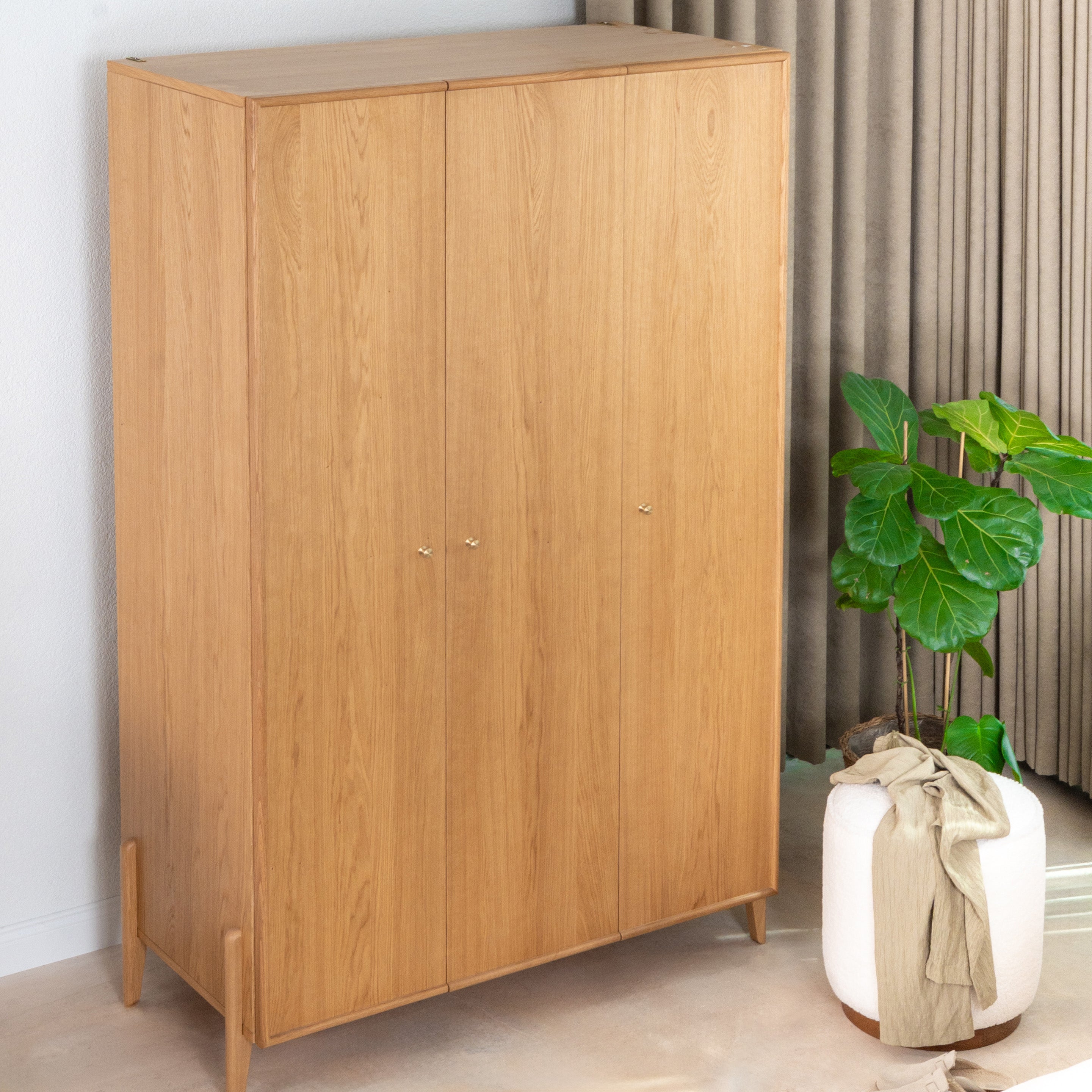 Fil Gardrop 3 Kapaklı