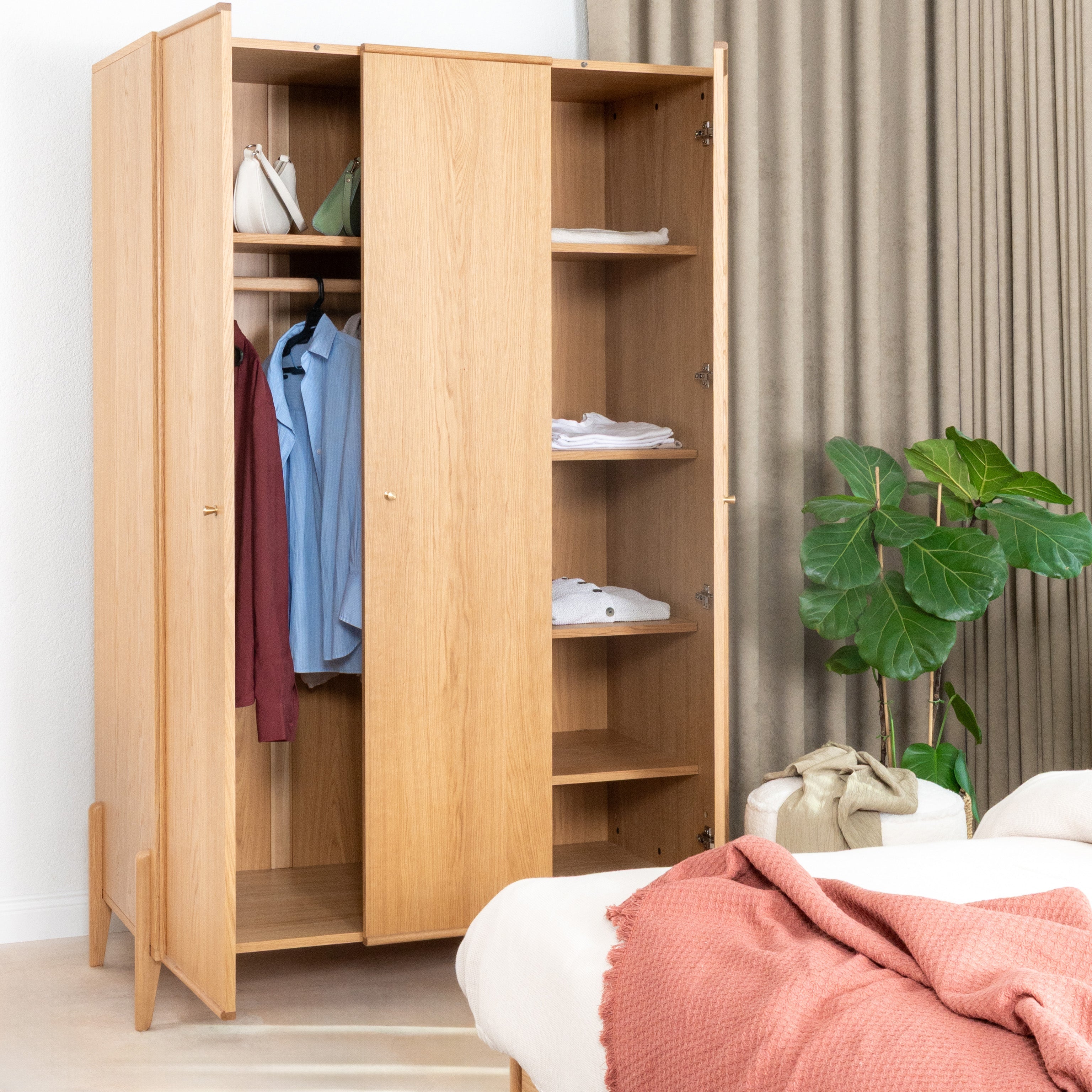 Fil Gardrop 3 Kapaklı