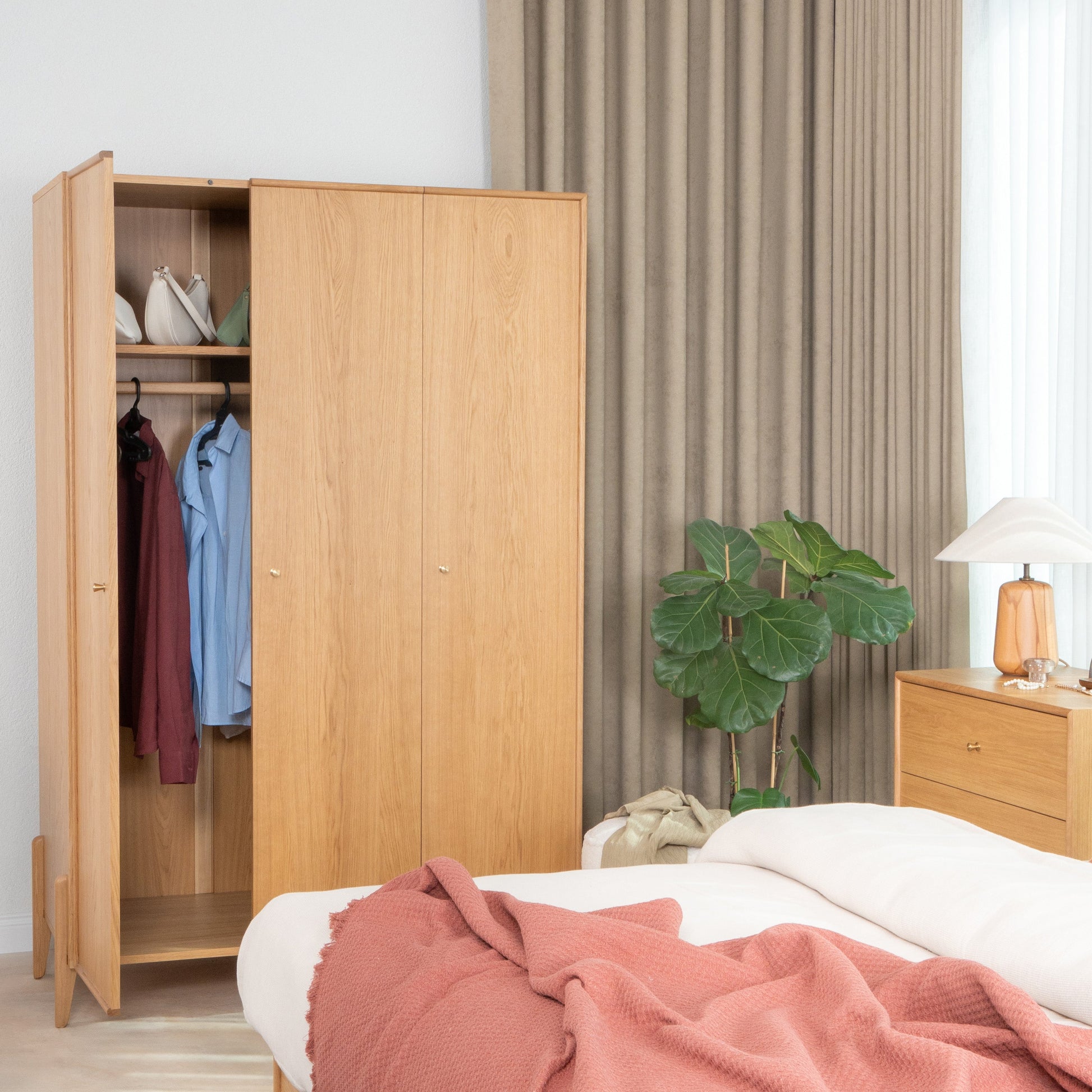 Fil Gardrop 3 Kapaklı