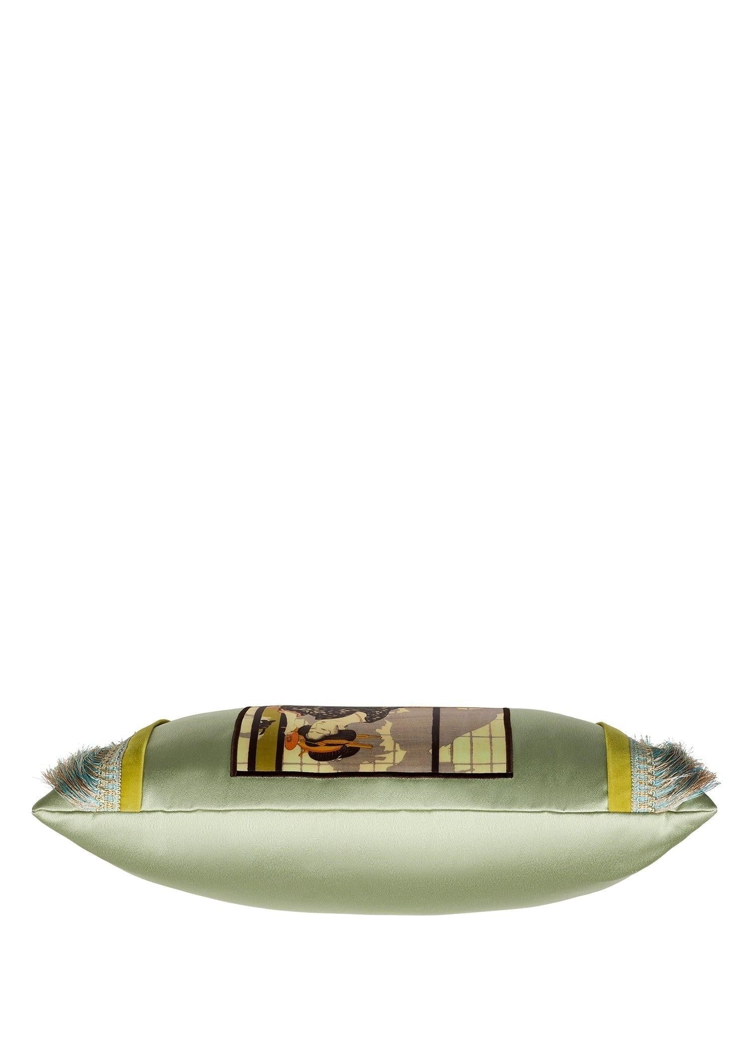 Geleneksel Japon Kadın Figürlü Saten Aplike Kırlent