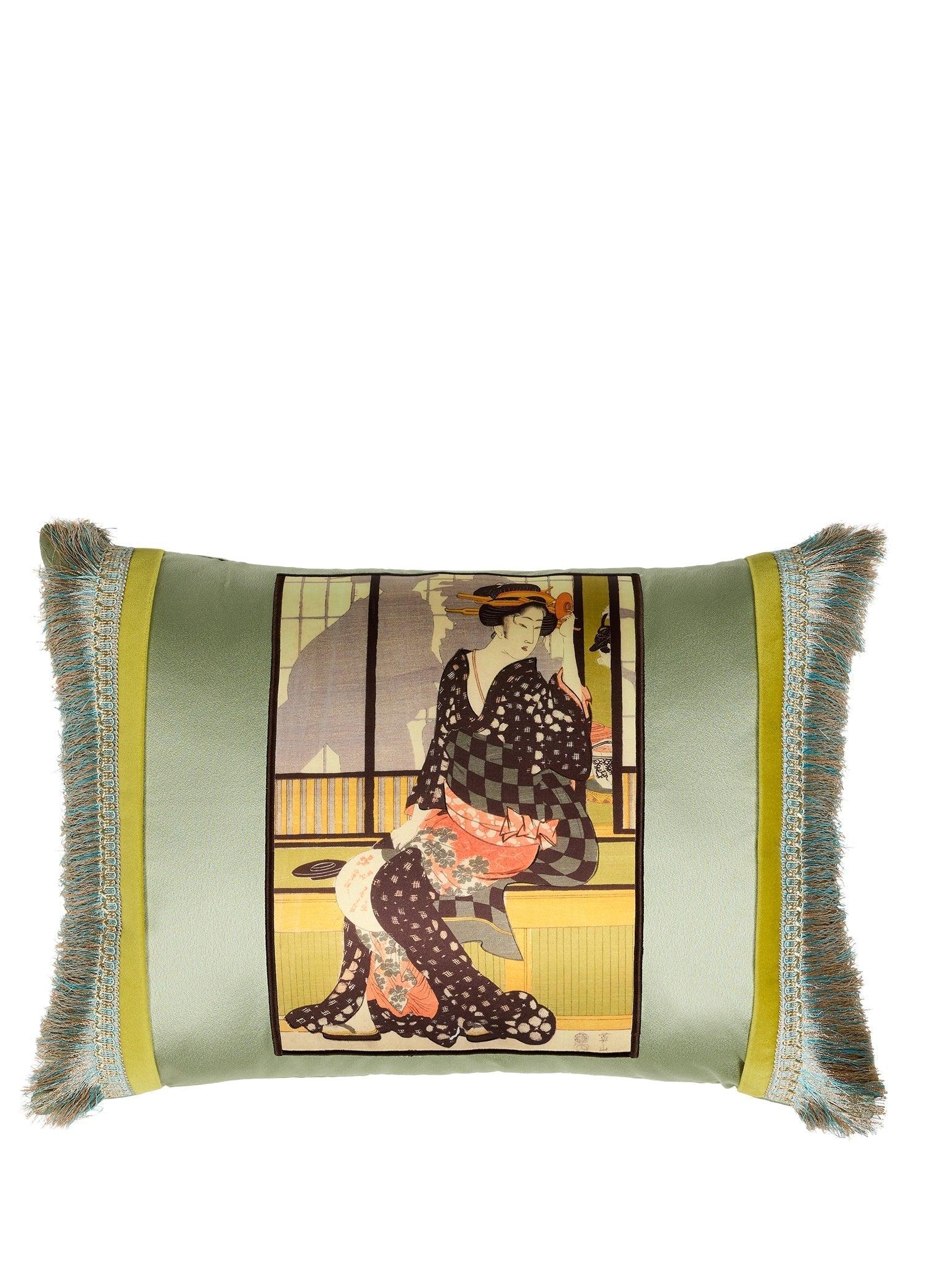 Geleneksel Japon Kadın Figürlü Saten Aplike Kırlent