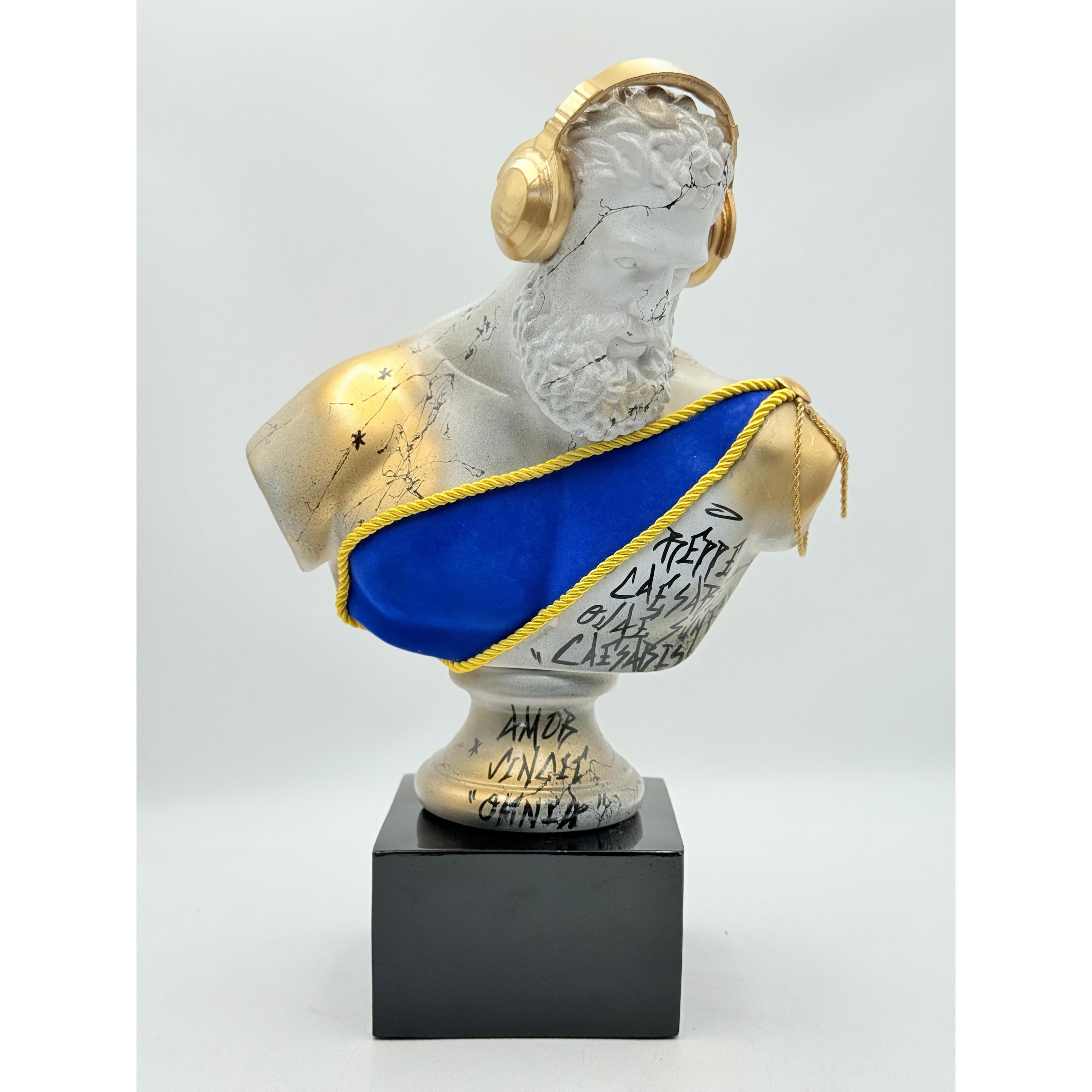 Gold Zincir Apoletli Dj Herkül Heykeli