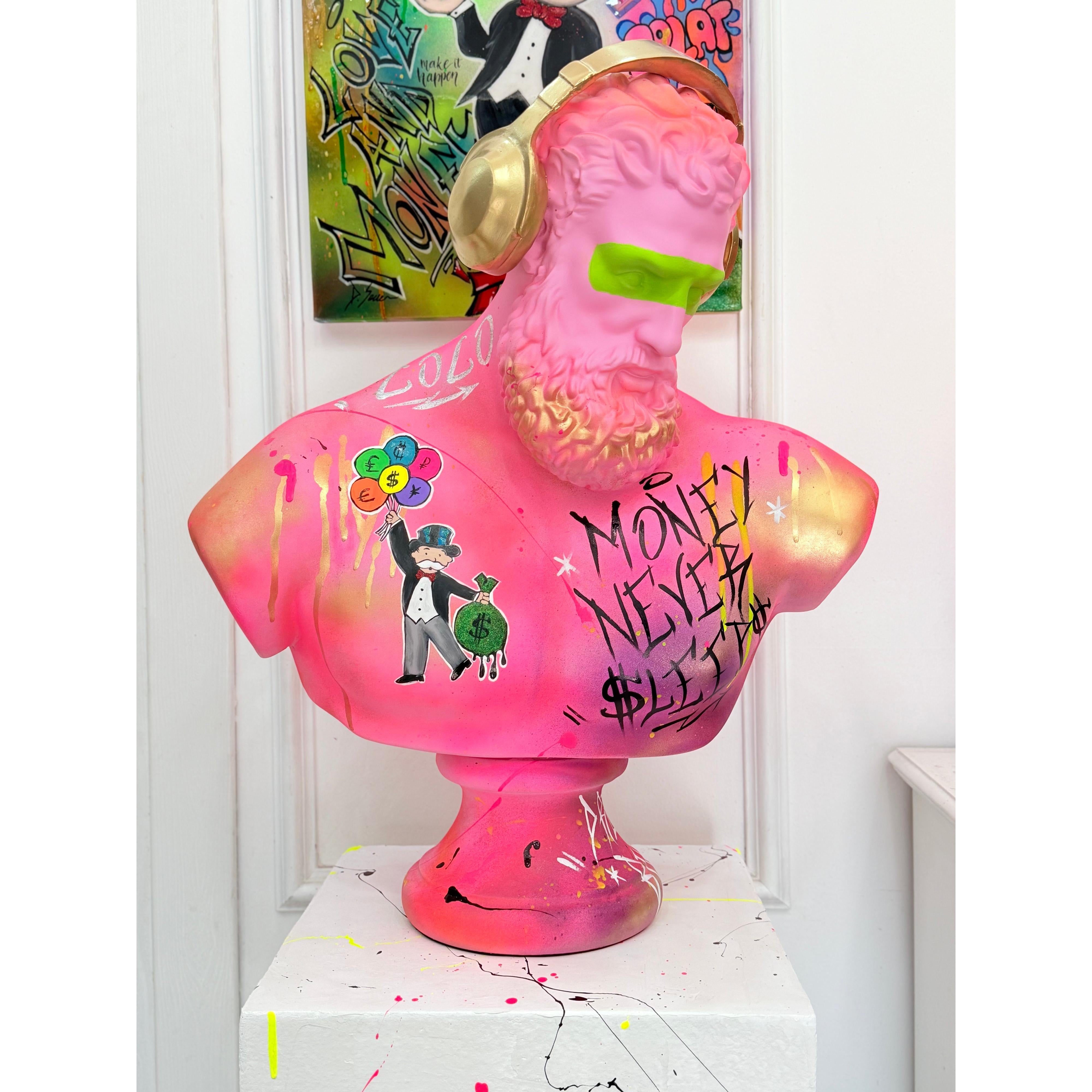 Herkül Monopoly Edition – Altın Kulaklıklı Büyük Boy Graffiti Heykel