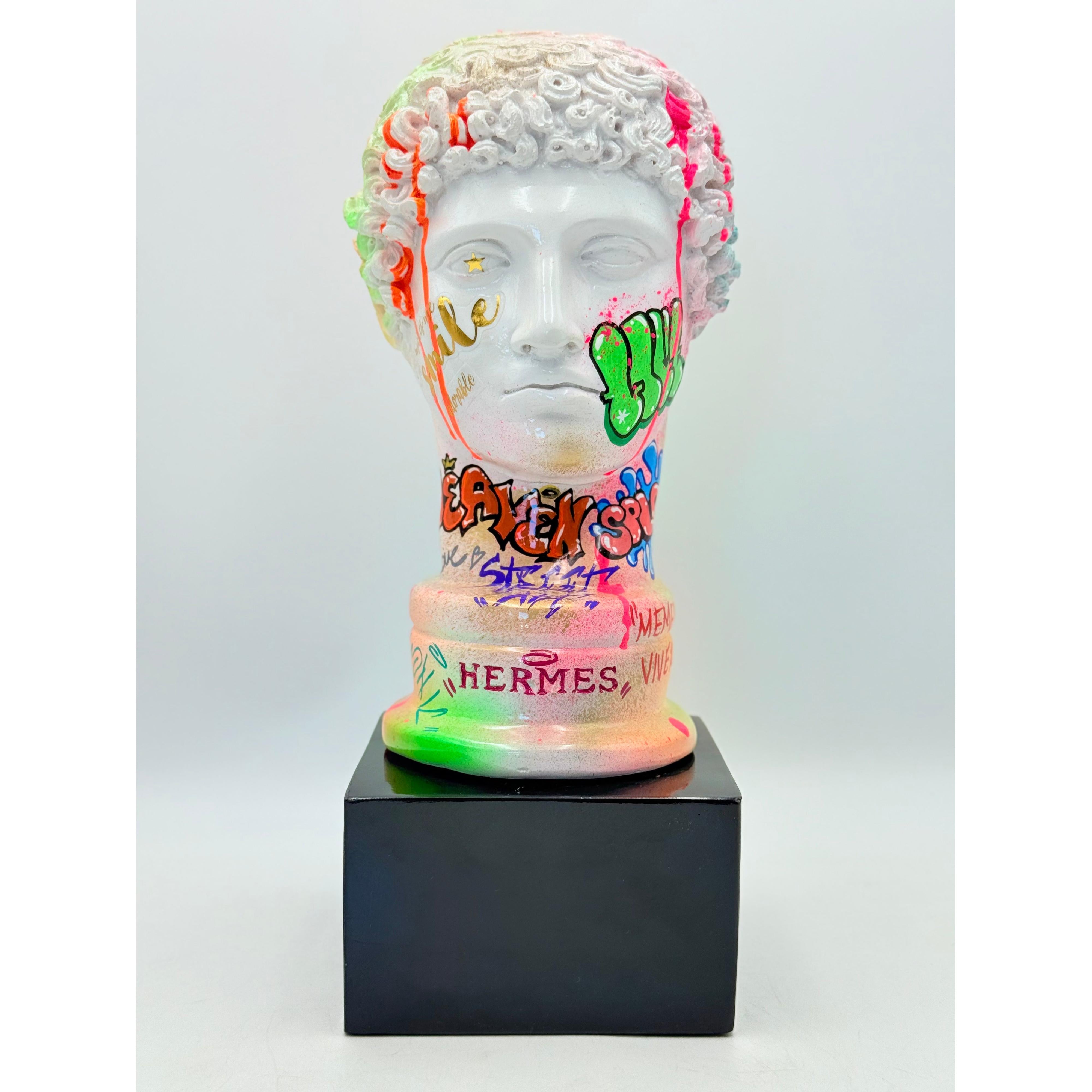 Hermes Büstü – Neon Graffiti Ve Gold Detaylı Özel Tasarım