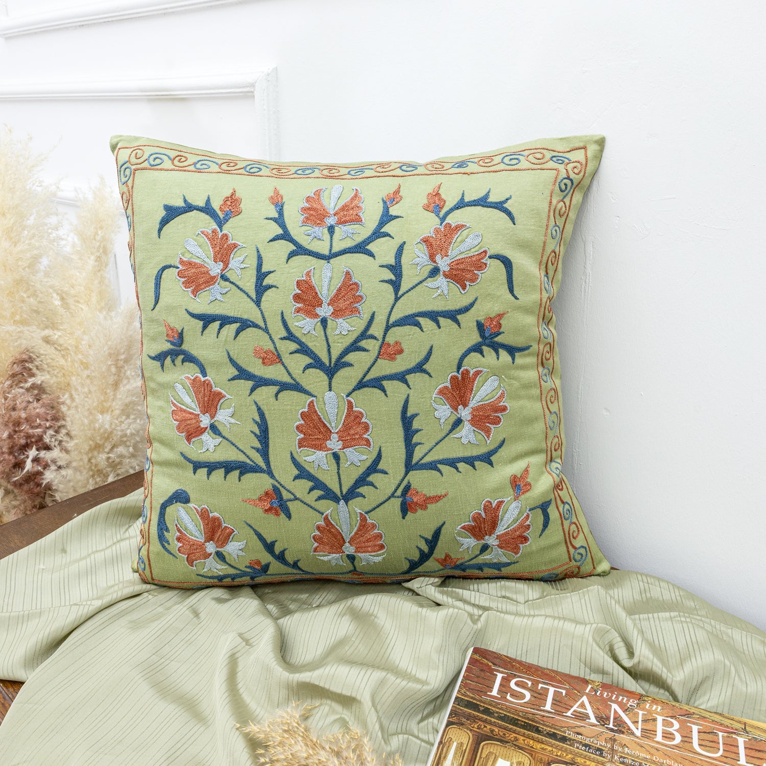 Ildır Çiçekli El Yapımı Kırlent 50X50 Cm