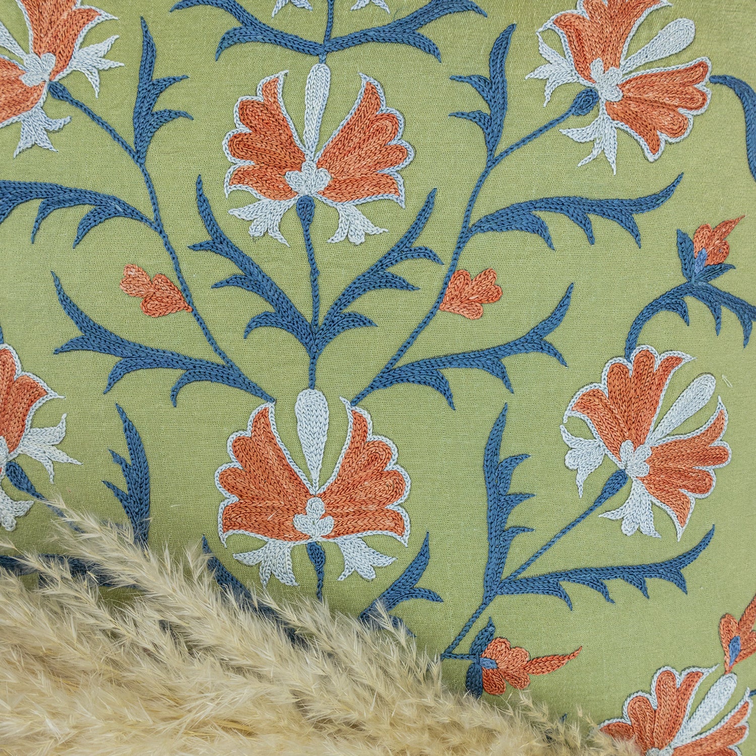 Ildır Çiçekli El Yapımı Kırlent 50X50 Cm