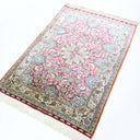İpekten El Dokuma Bordo Renk Madalyonlu Model Kayseri Halısı 76x110 Cm