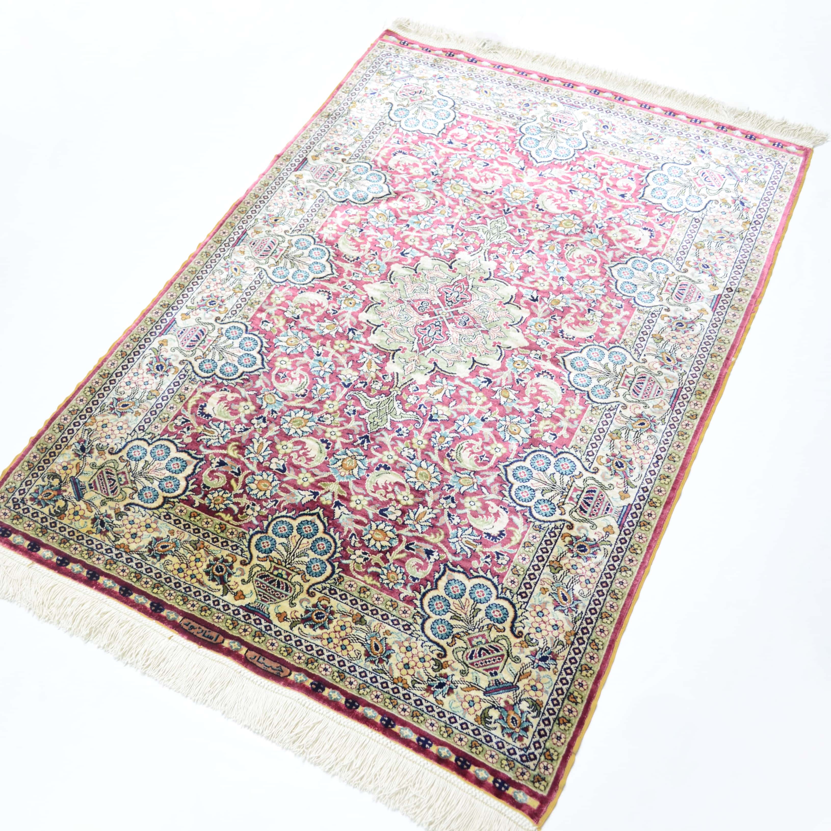 İpekten El Dokuma Bordo Renk Madalyonlu Model Kayseri Halısı 76x110 Cm