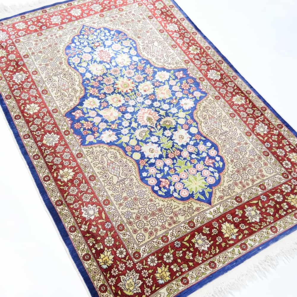 İpekten El Dokuma Çeşmi Bülbül Desenli Hereke Halısı 85x124 Cm