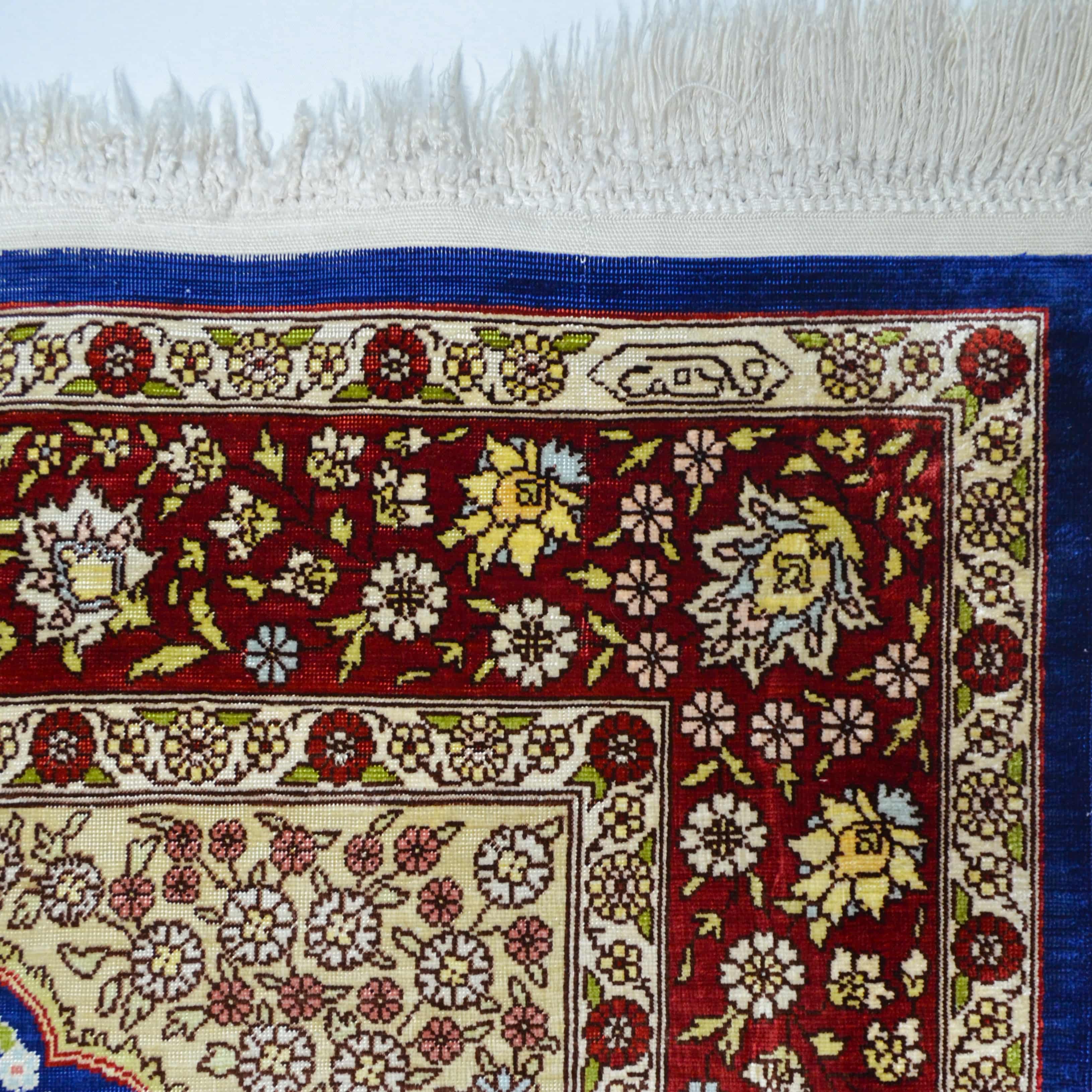 İpekten El Dokuma Çeşmi Bülbül Desenli Hereke Halısı 85x124 Cm